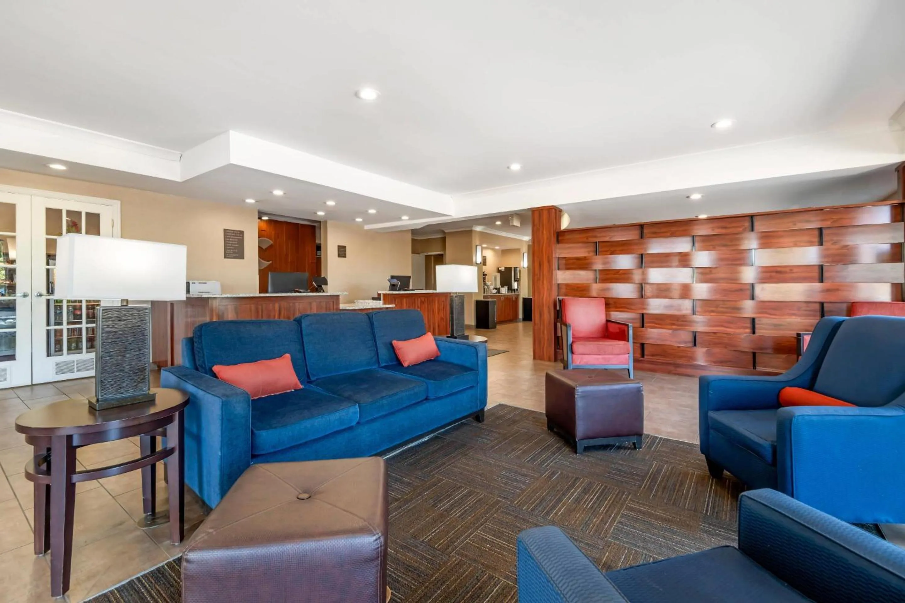 Lobby or reception in Comfort Suites Elizabethtown