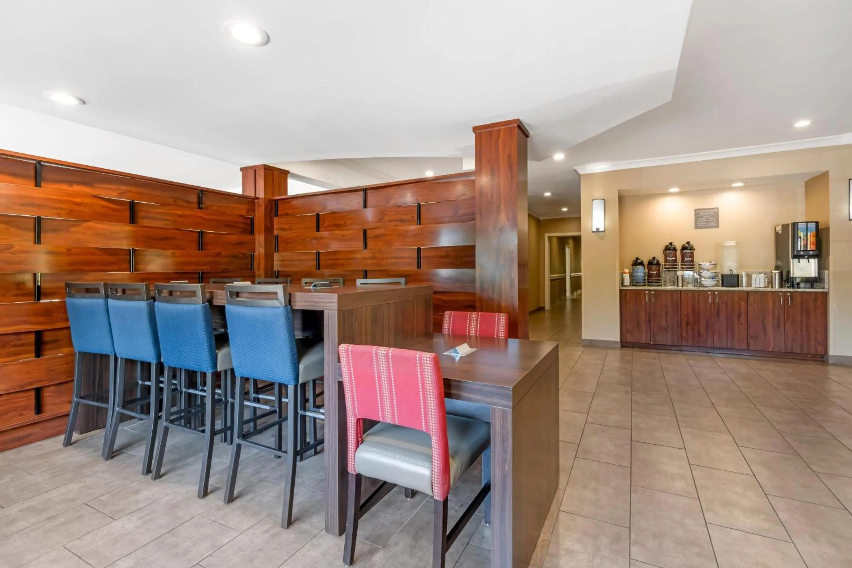 Lobby or reception in Comfort Suites Elizabethtown