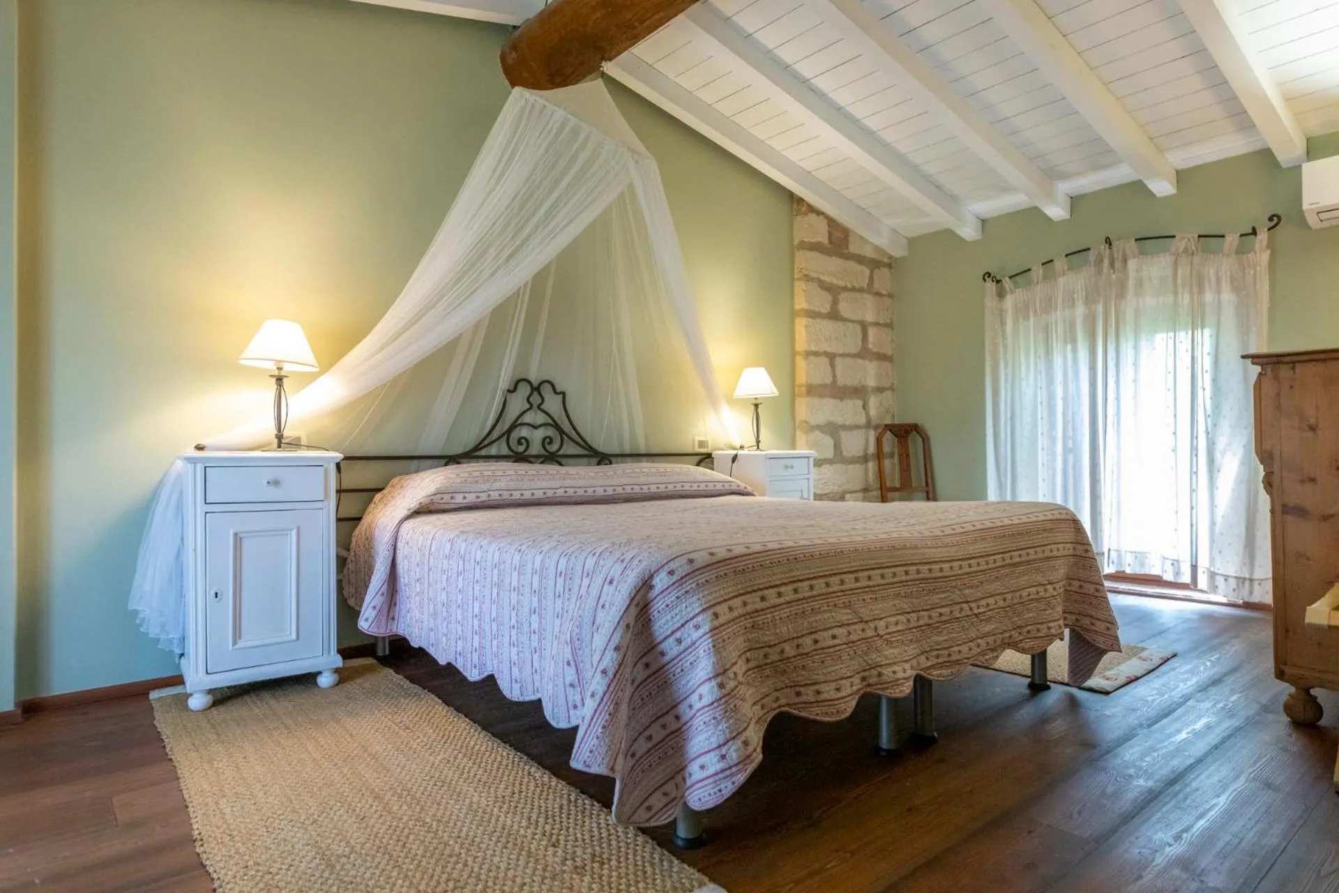 Bed in Musella Winery & Relais