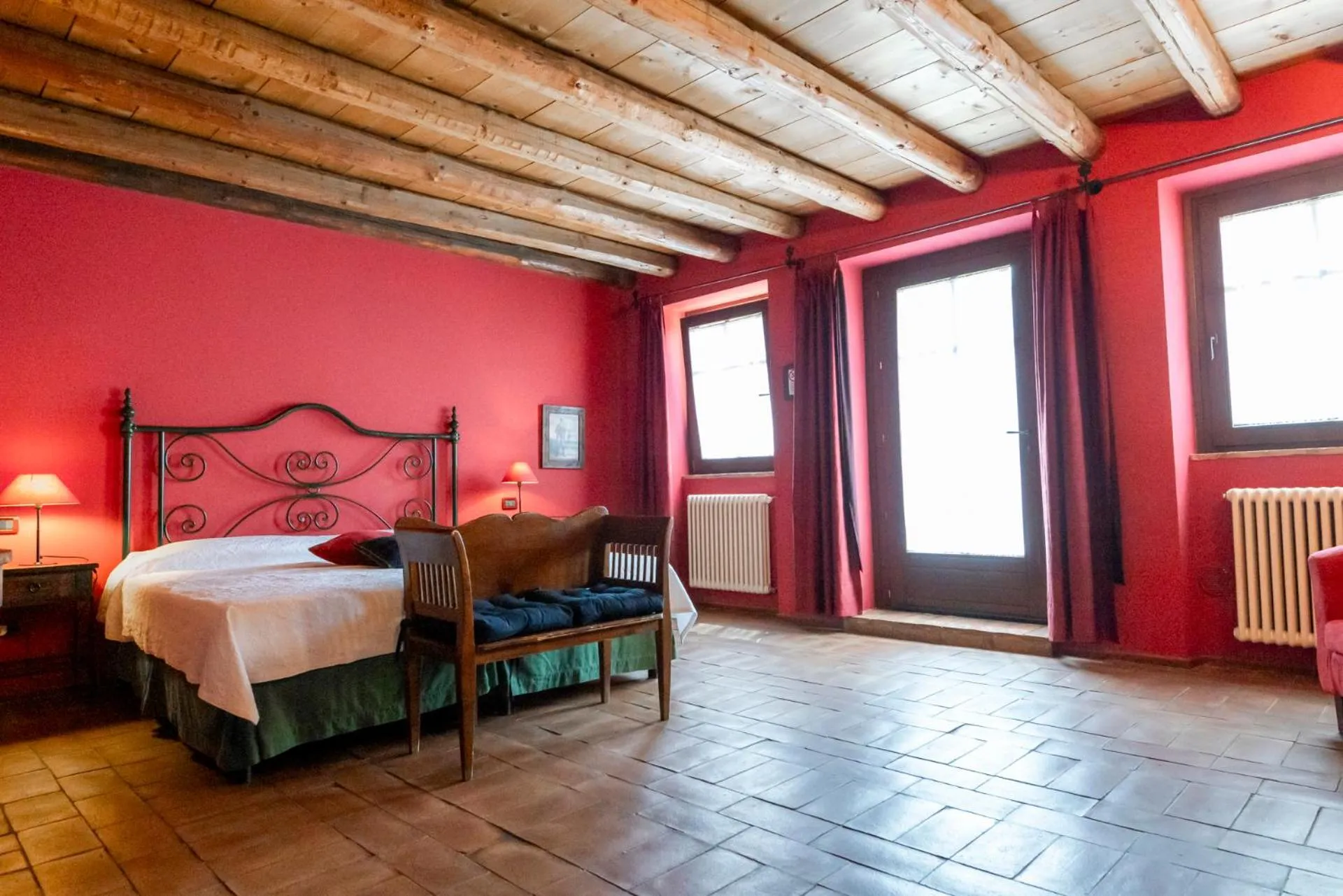 Decorative detail, Bed in Musella Winery & Relais