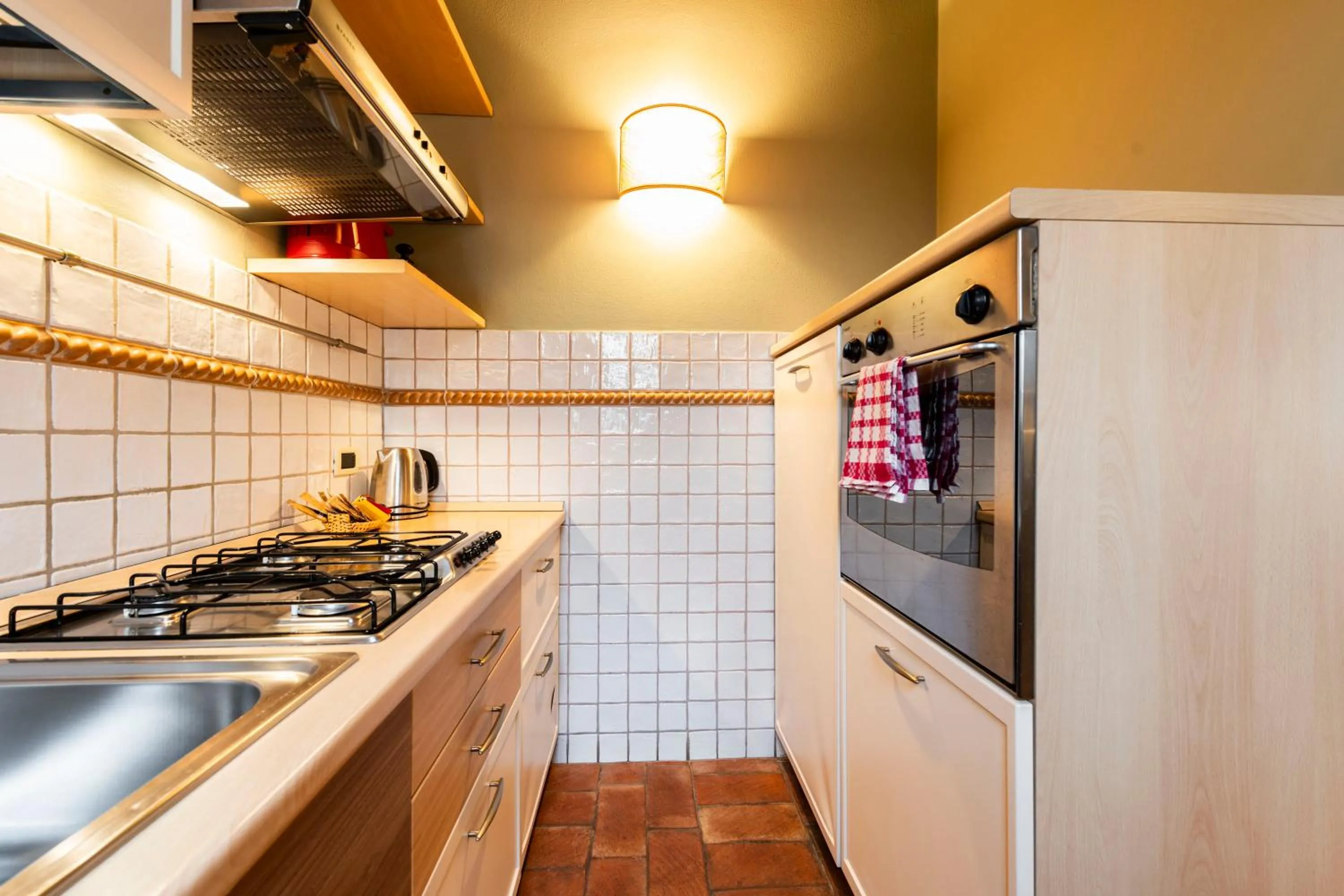 Coffee/tea facilities in Musella Winery & Relais