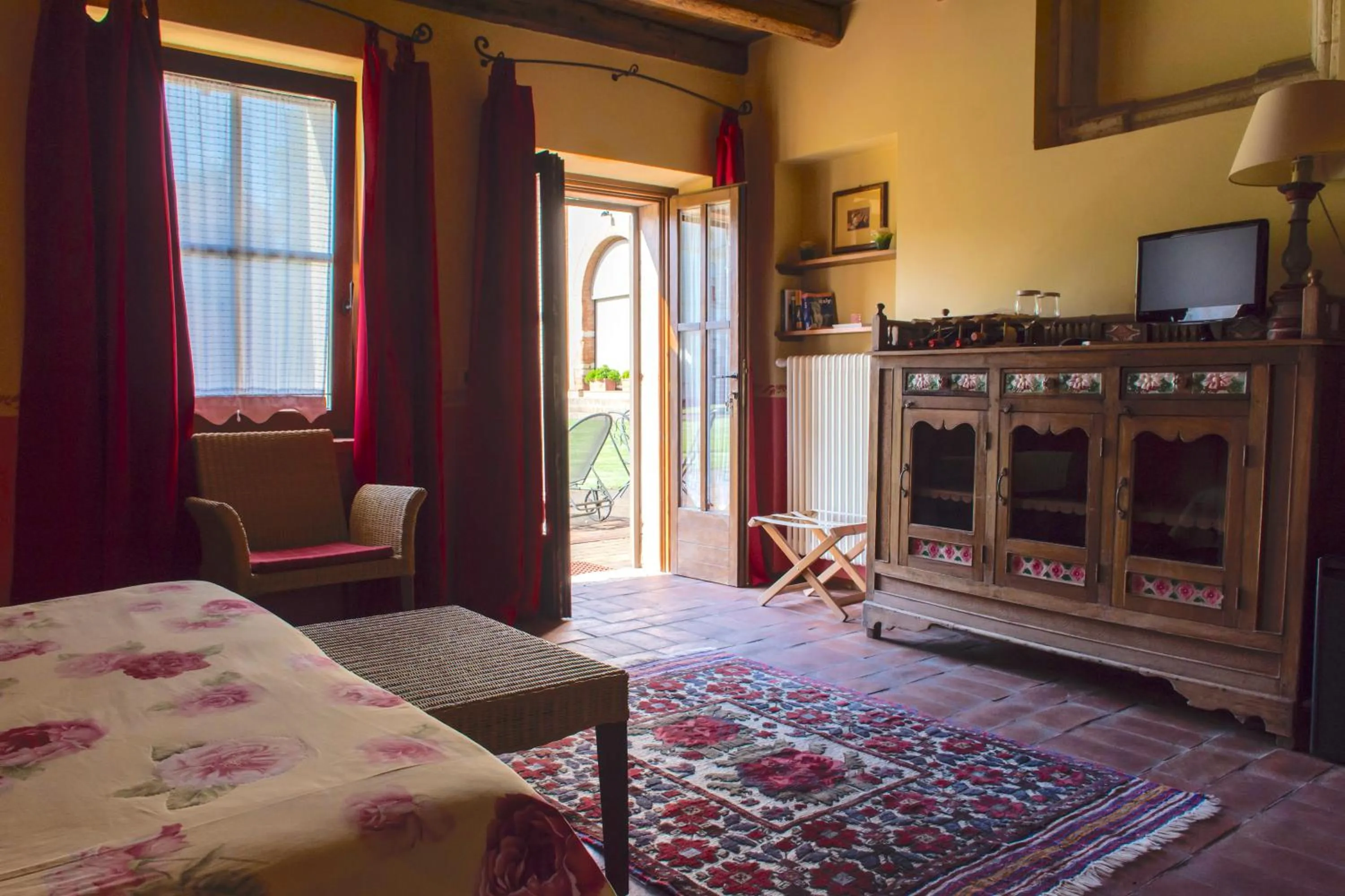 View (from property/room), Bed in Musella Winery & Relais