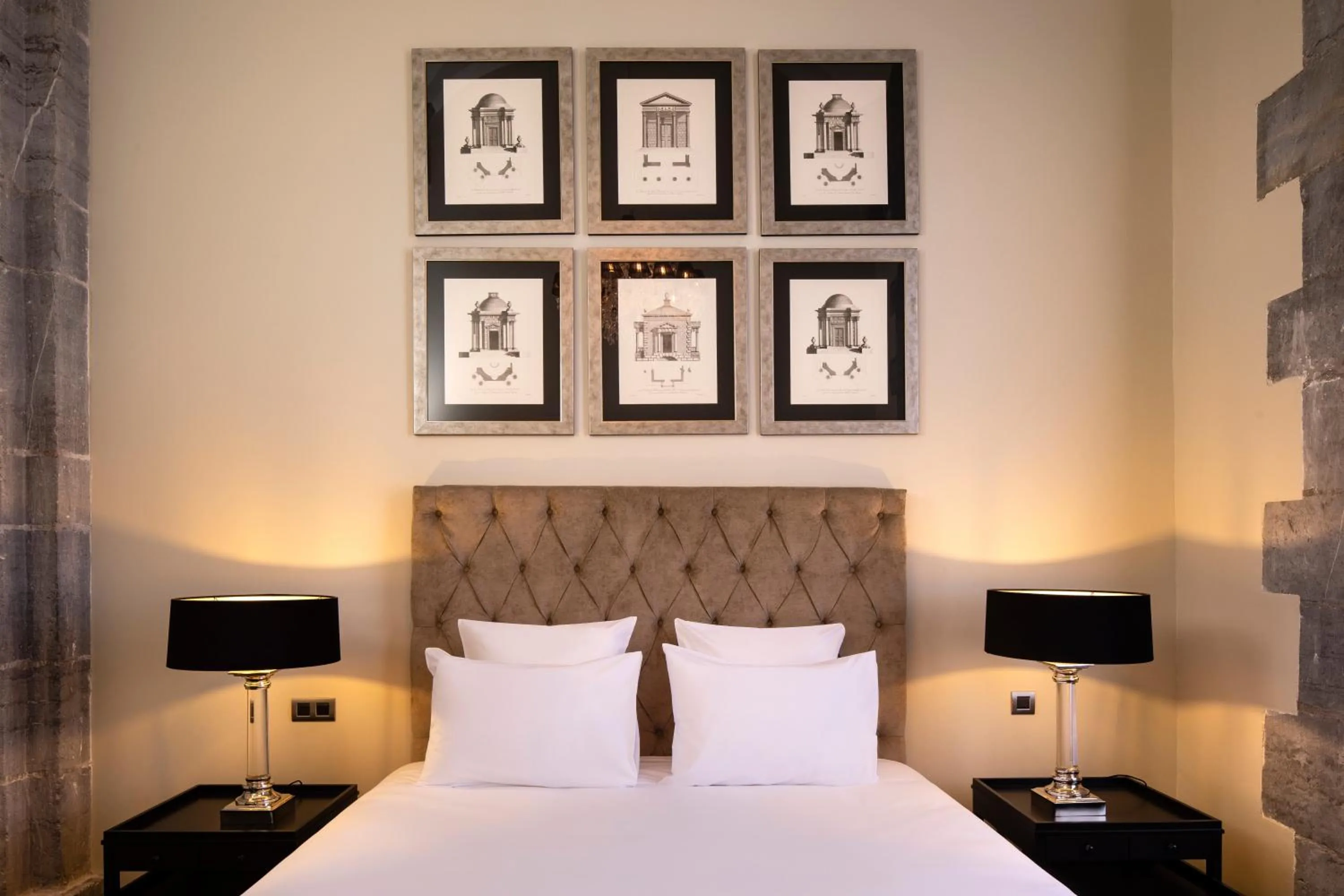 Bed in Royal Hainaut Spa & Resort Hotel