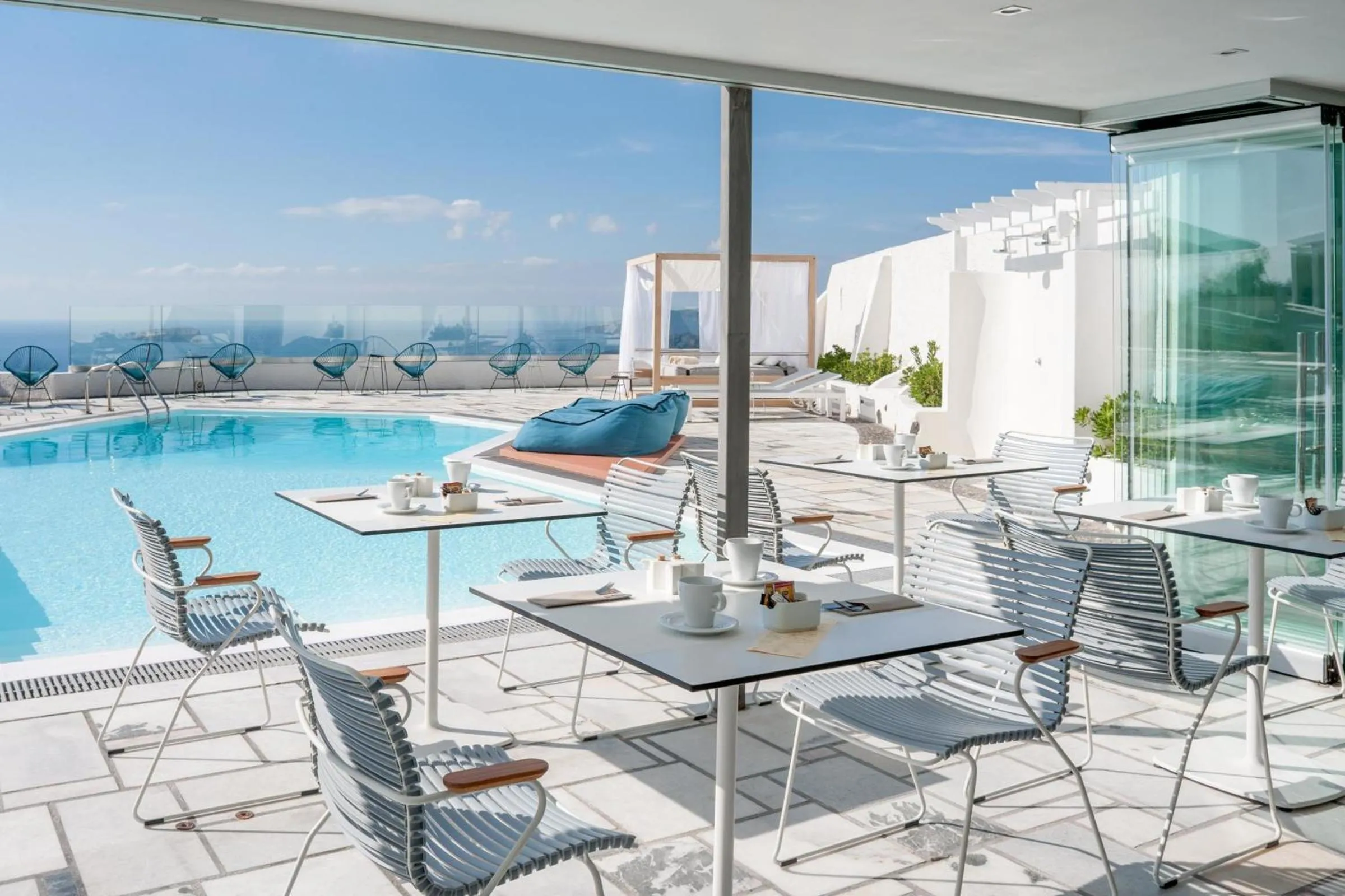 Restaurant/places to eat in Caldera's Dolphin Suites