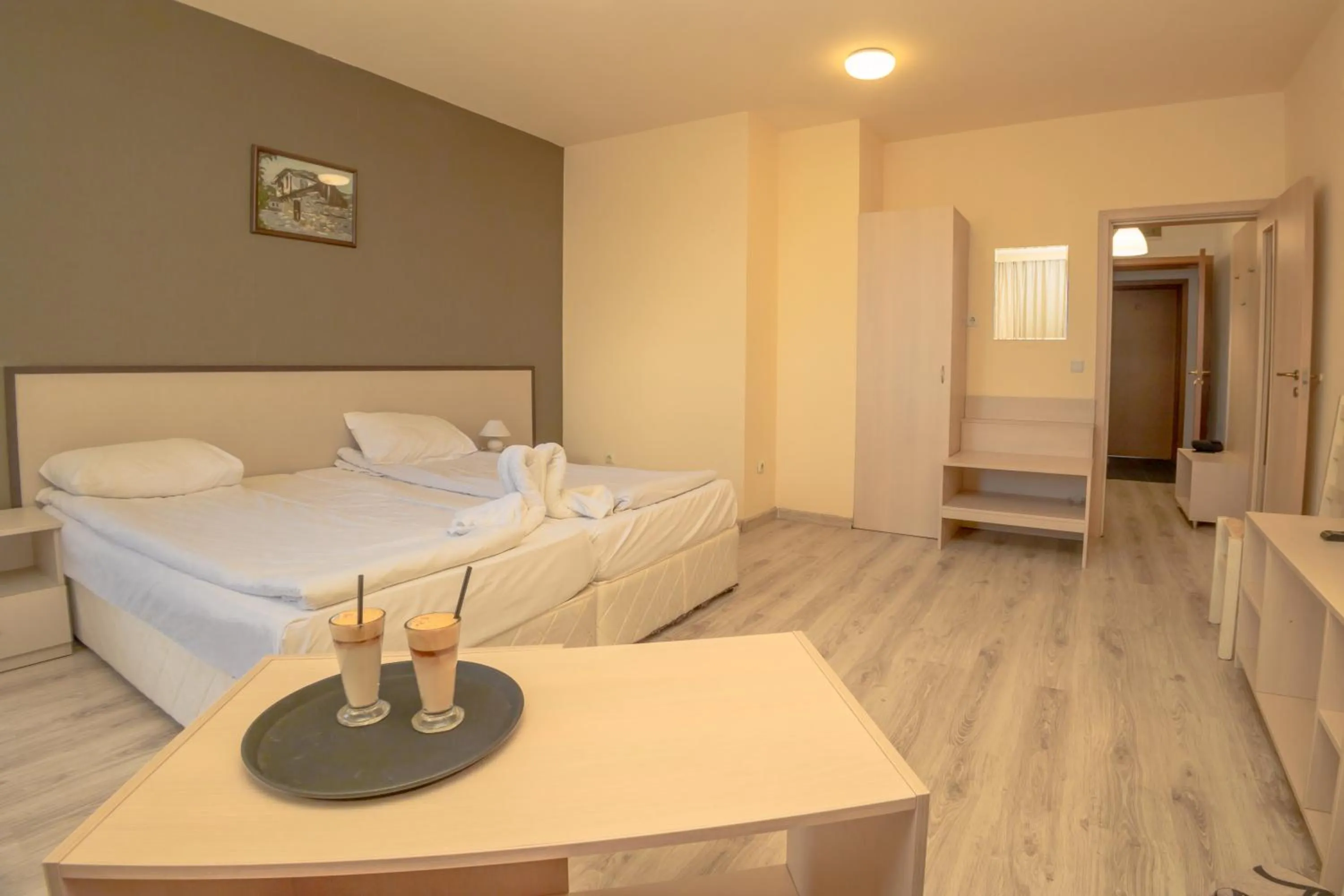 Balcony/Terrace, Bed in Thermal Hotel Seven Seasons