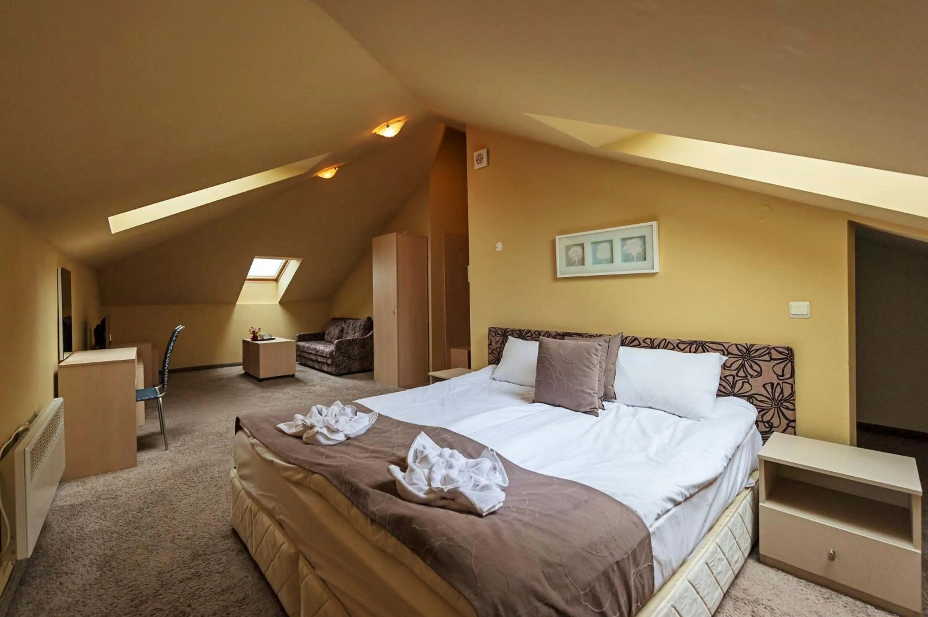 Bed in Thermal Hotel Seven Seasons