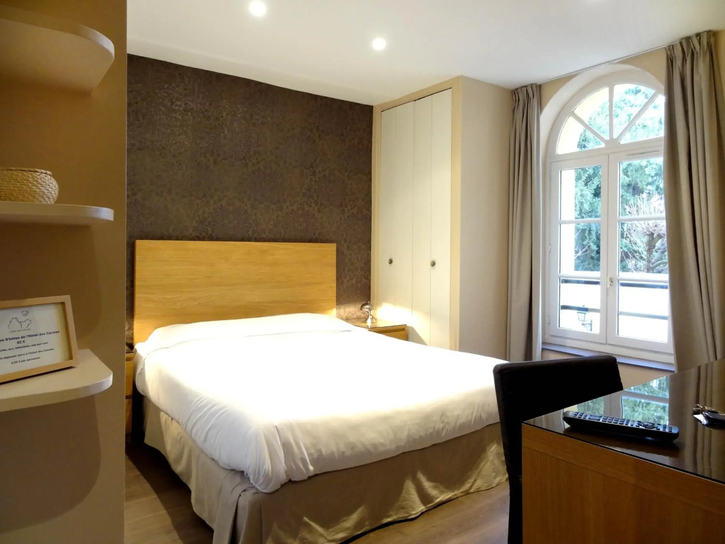 Double Room in Les Carmes Double Room in Les Carmes