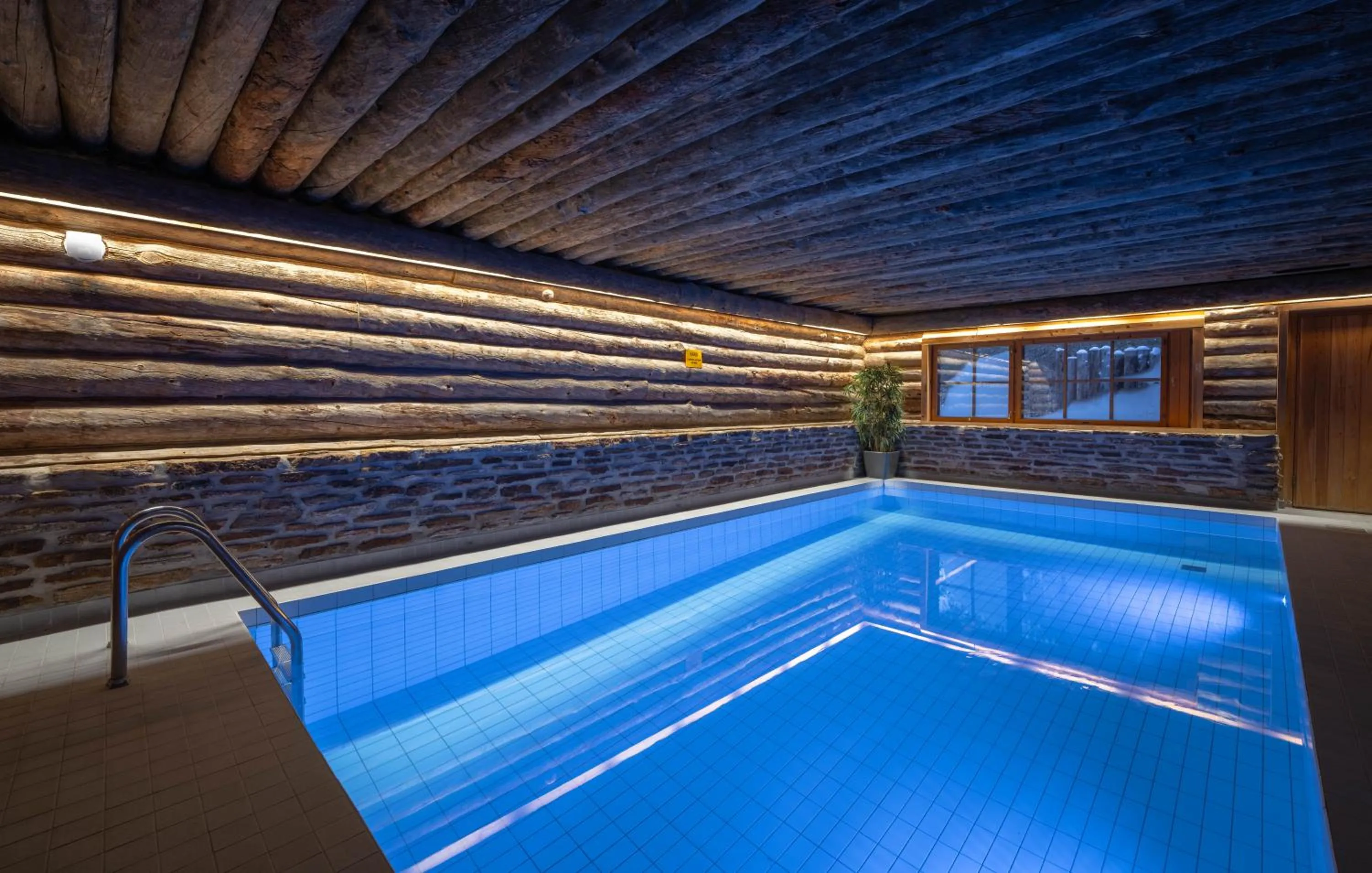 Kuukkeli Hirvas Suite