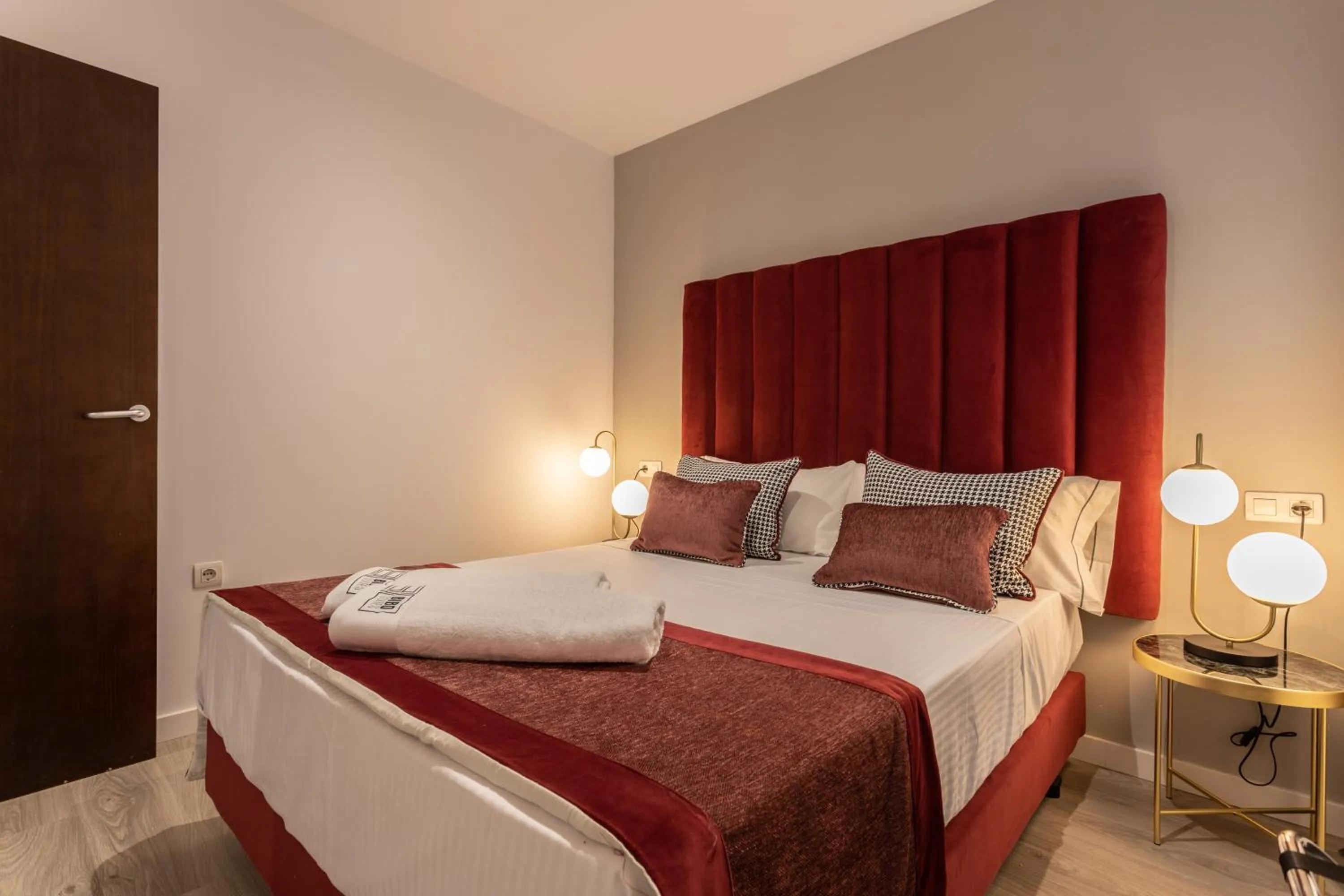 Bed in BiBo Suites Plaza Nueva