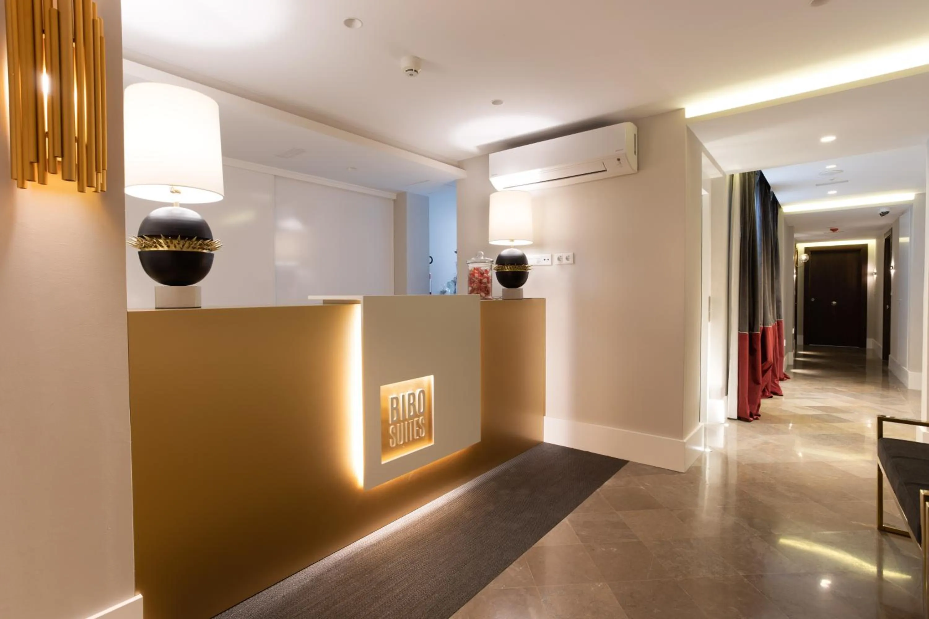 Lobby or reception in BiBo Suites Plaza Nueva