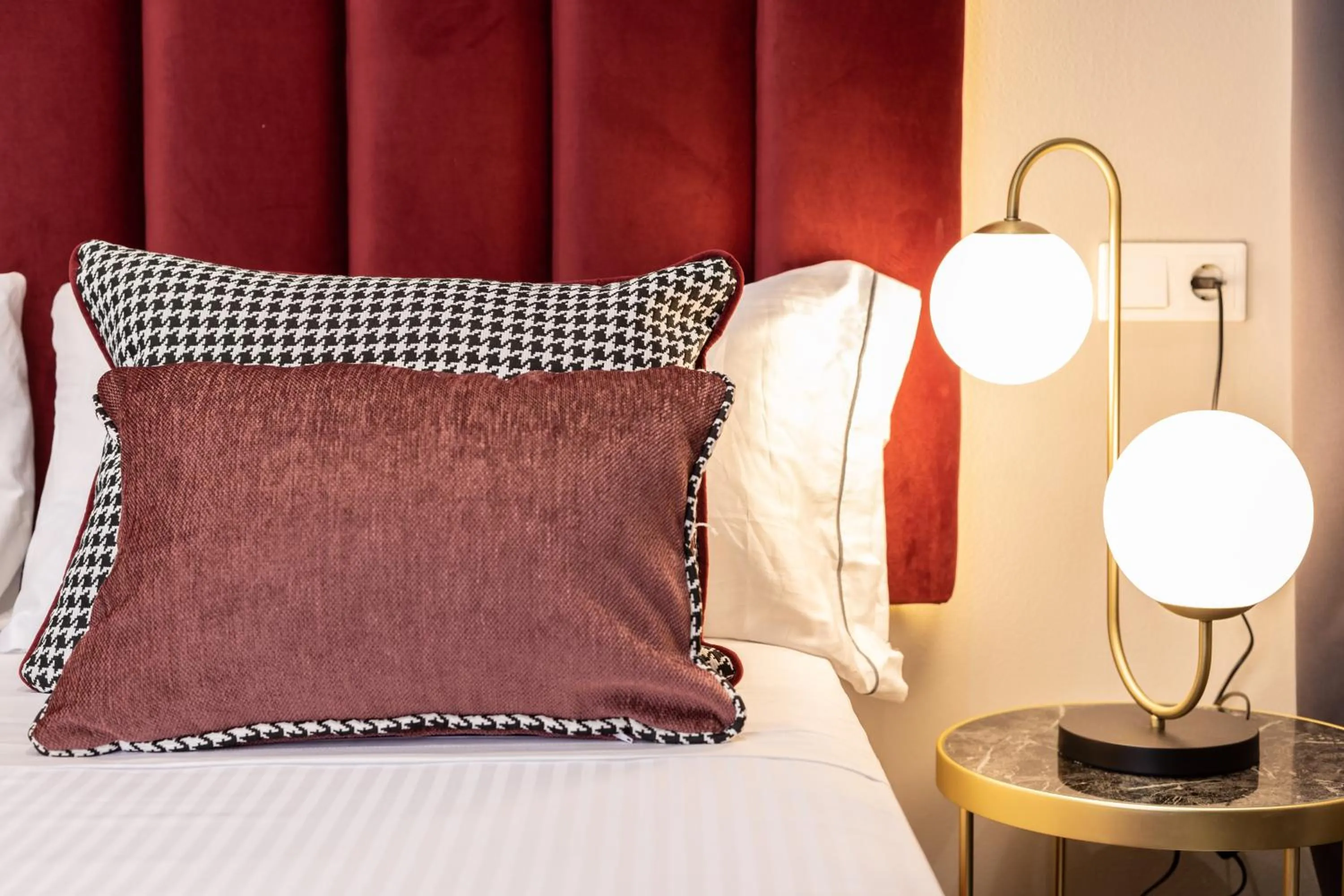 Bed in BiBo Suites Plaza Nueva