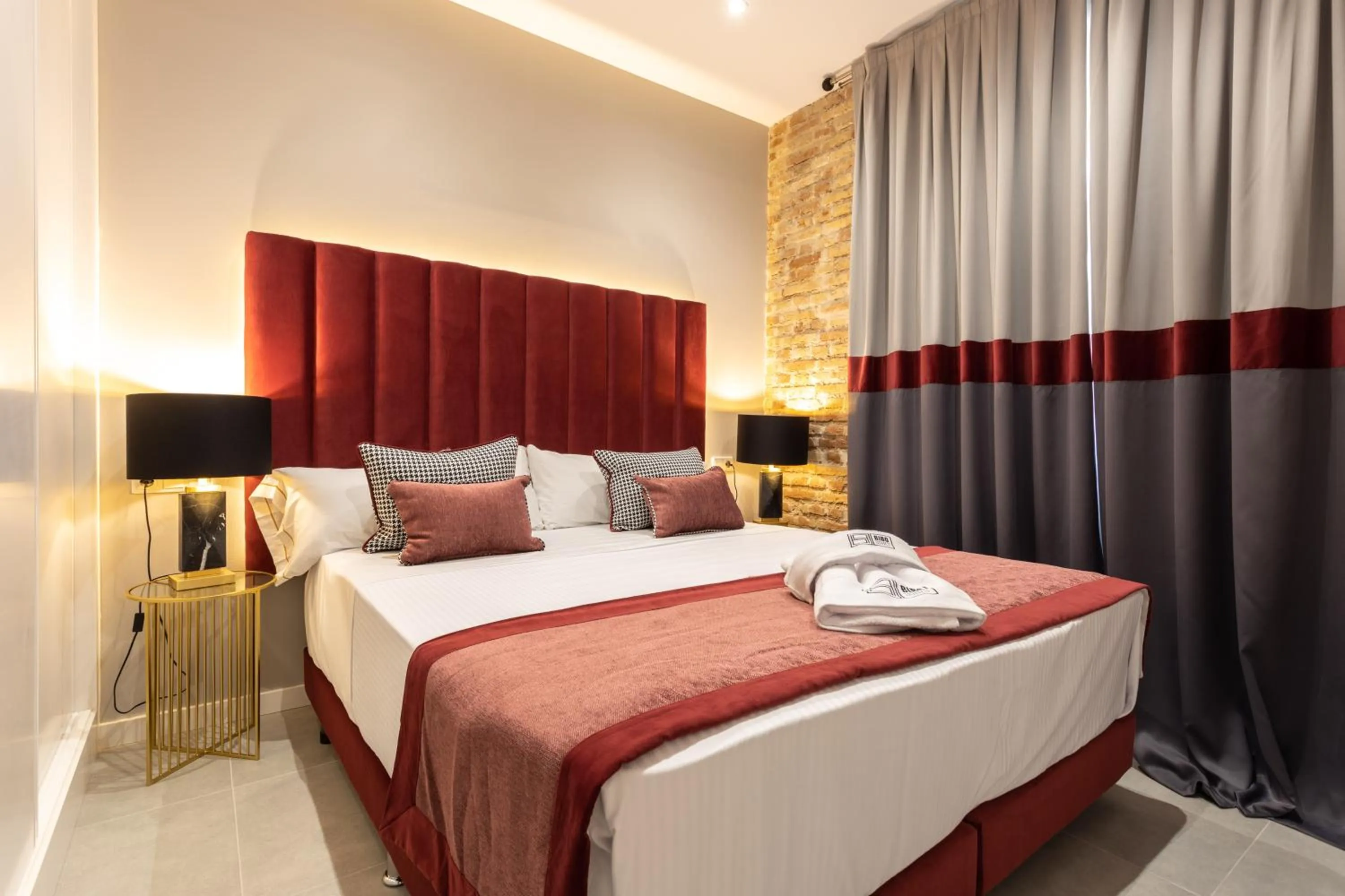 Bedroom, Bed in BiBo Suites Plaza Nueva