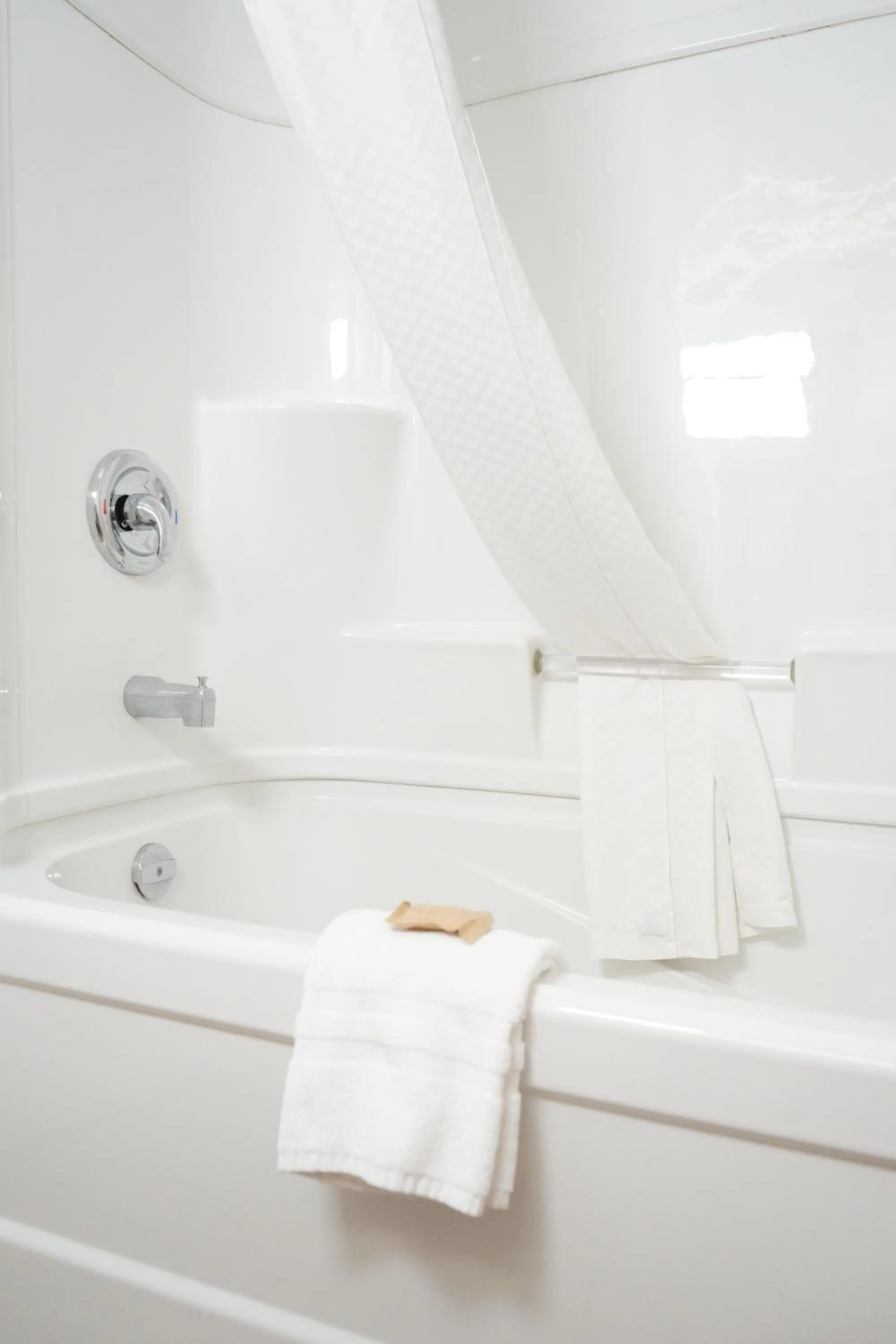 Bathroom in Jolly Roger Inn & Resort