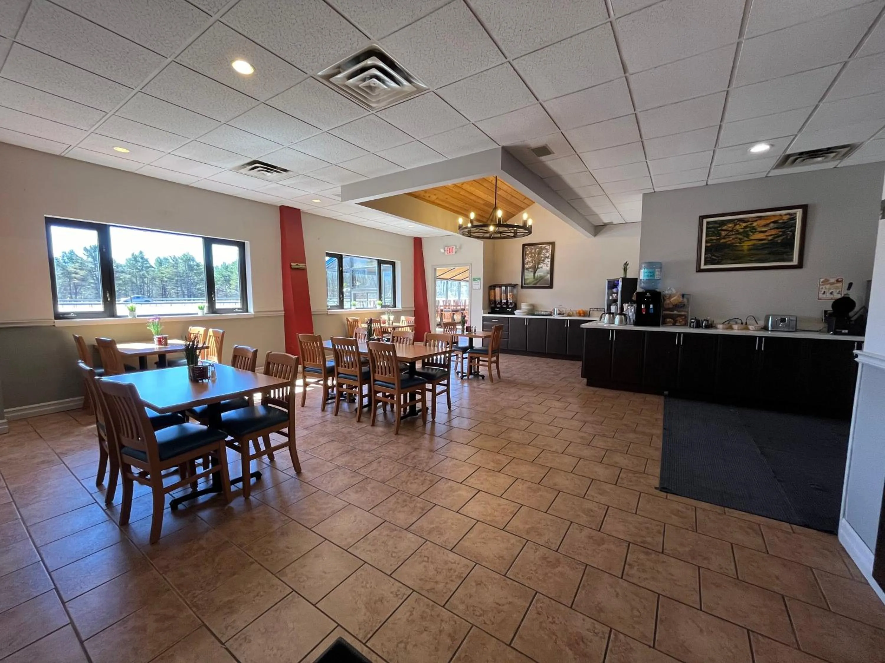 Breakfast in Jolly Roger Inn & Resort