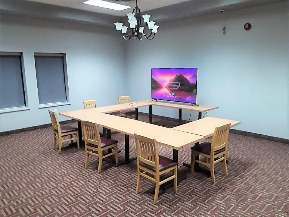 Property building in Jolly Roger Inn & Resort