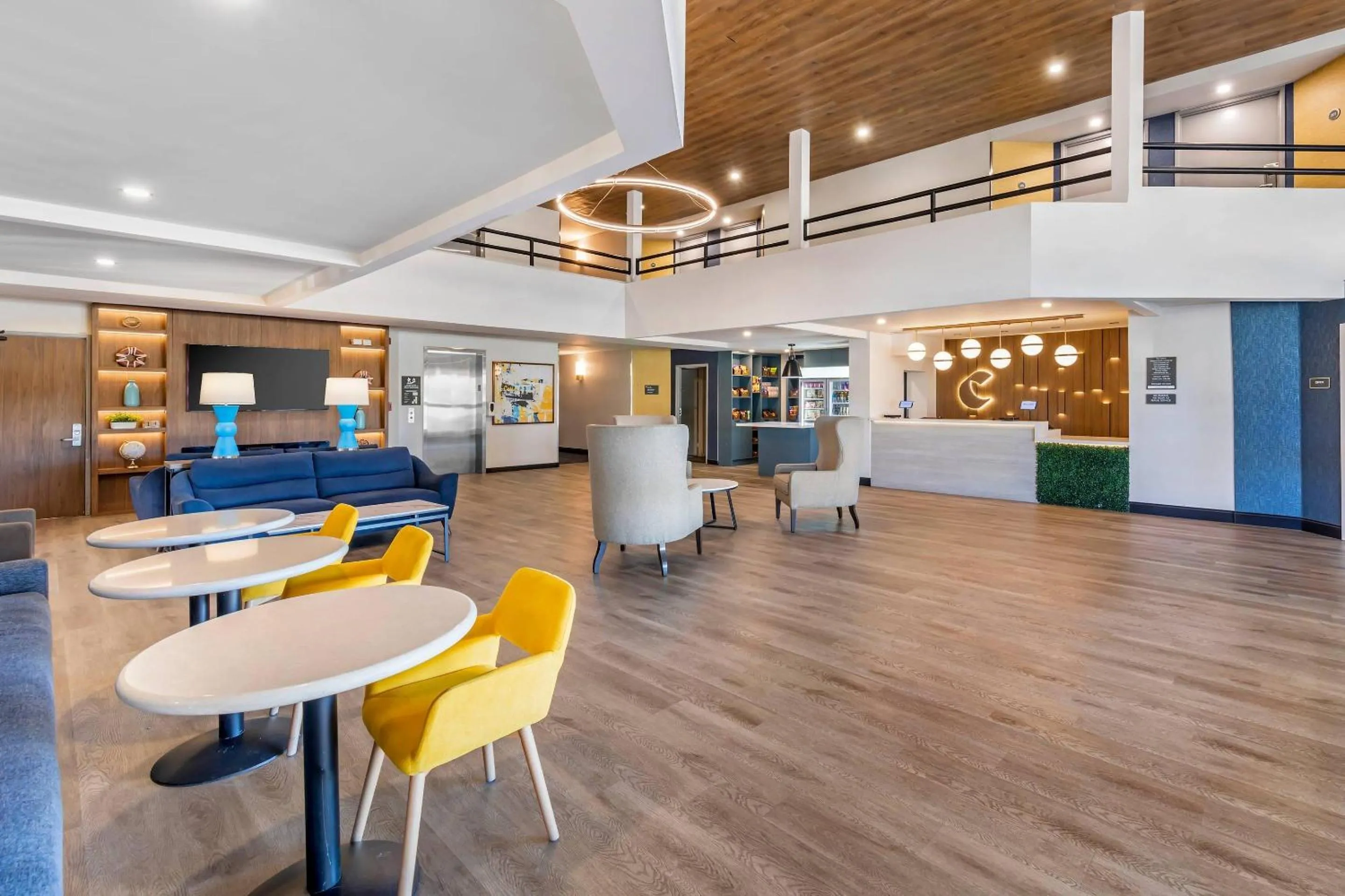 Lobby or reception in Comfort Inn & Suites Irvine Spectrum