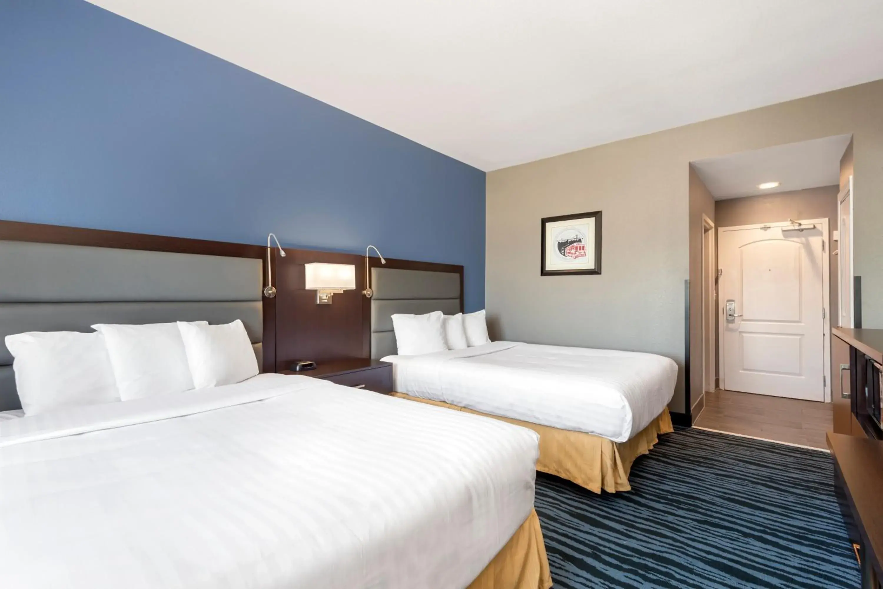 Standard Queen Room with Two Queen Beds - Non-Smoking in Hotel 1550 - SFO Airport West Standard Queen Room with Two Queen Beds - Non-Smoking in Hotel 1550 - SFO Airport West