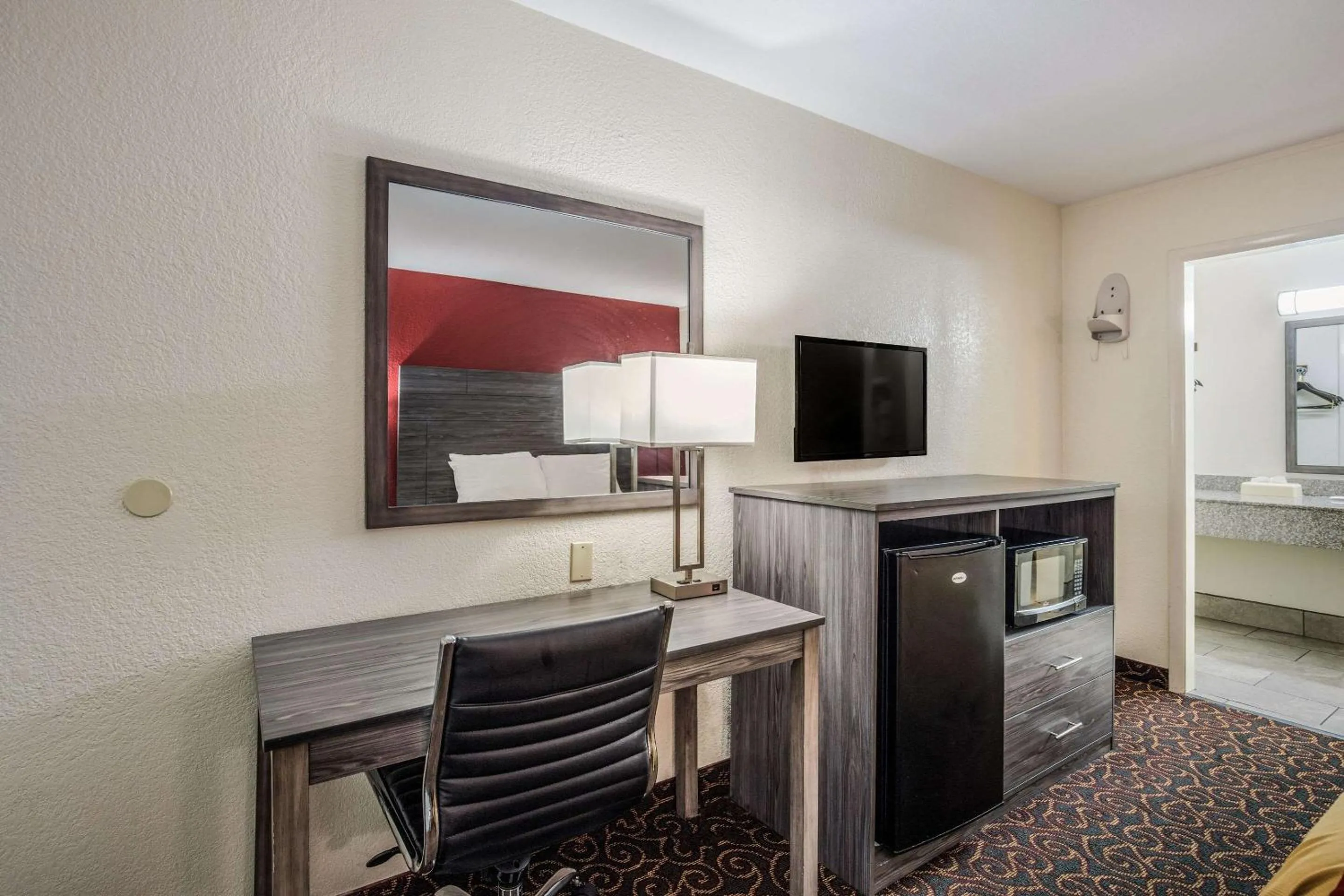 Photo of the whole room in Econo Lodge Thomasville