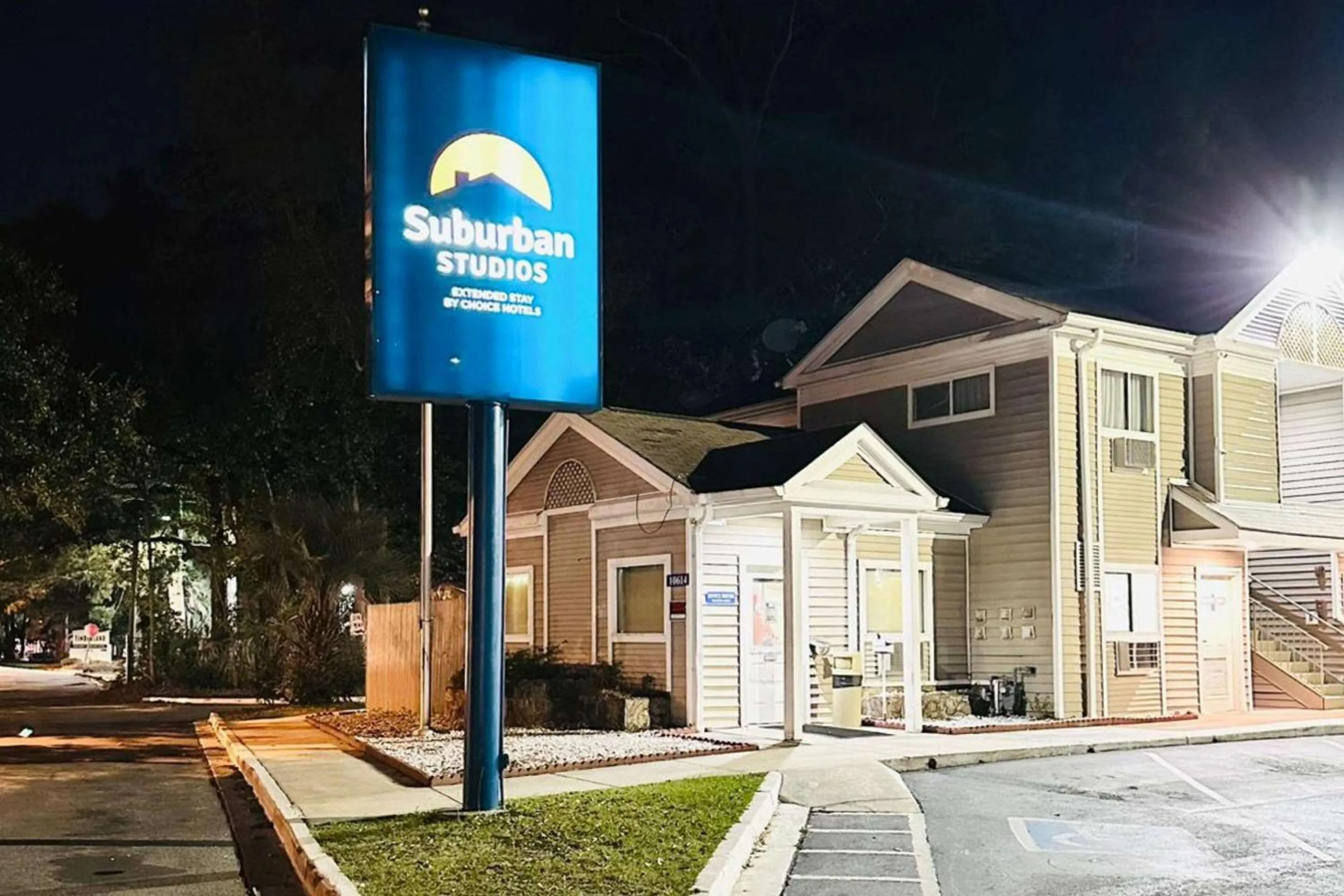 Property Building in Suburban Studios Abercorn