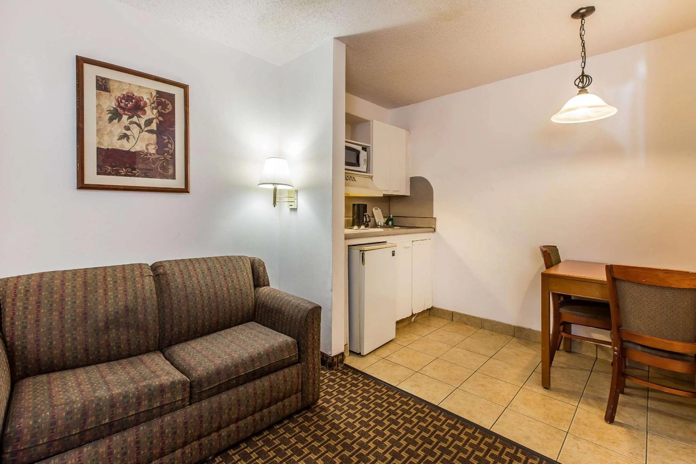 Photo of the whole room, Seating Area in Suburban Studios Abercorn