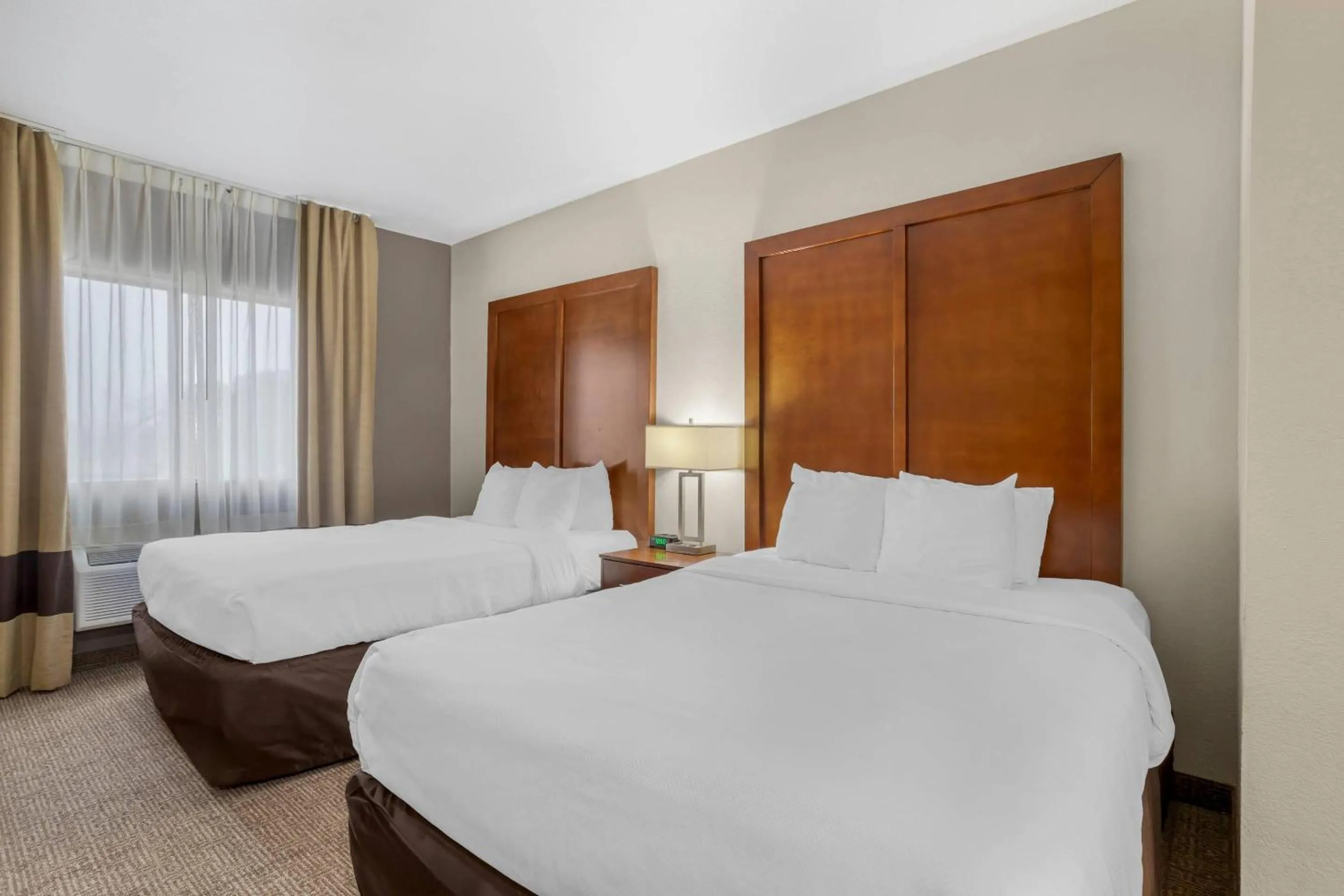 Bedroom, Bed in Comfort Suites Brenham