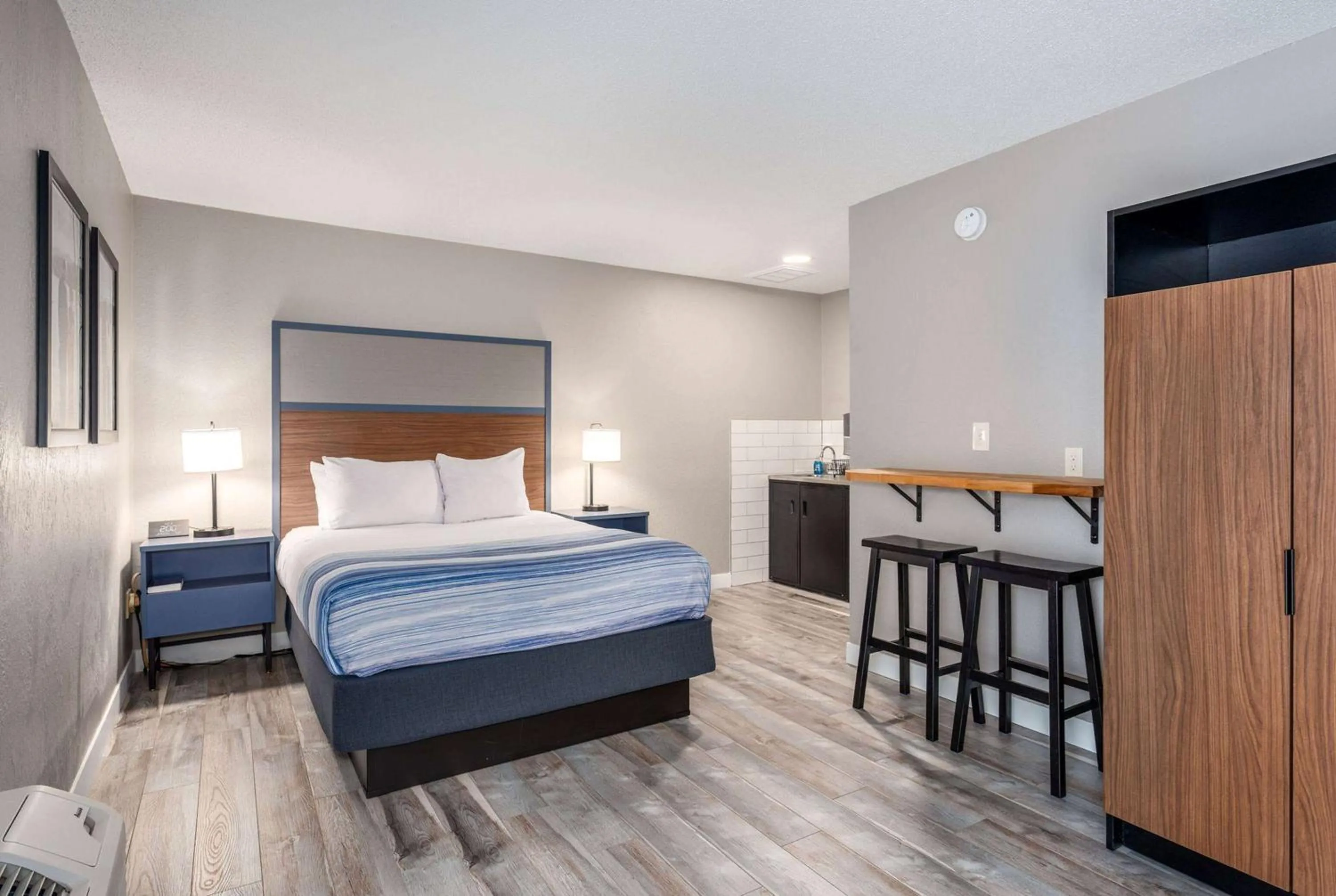 Photo of the whole room, Bed in AmericInn by Wyndham New Richmond