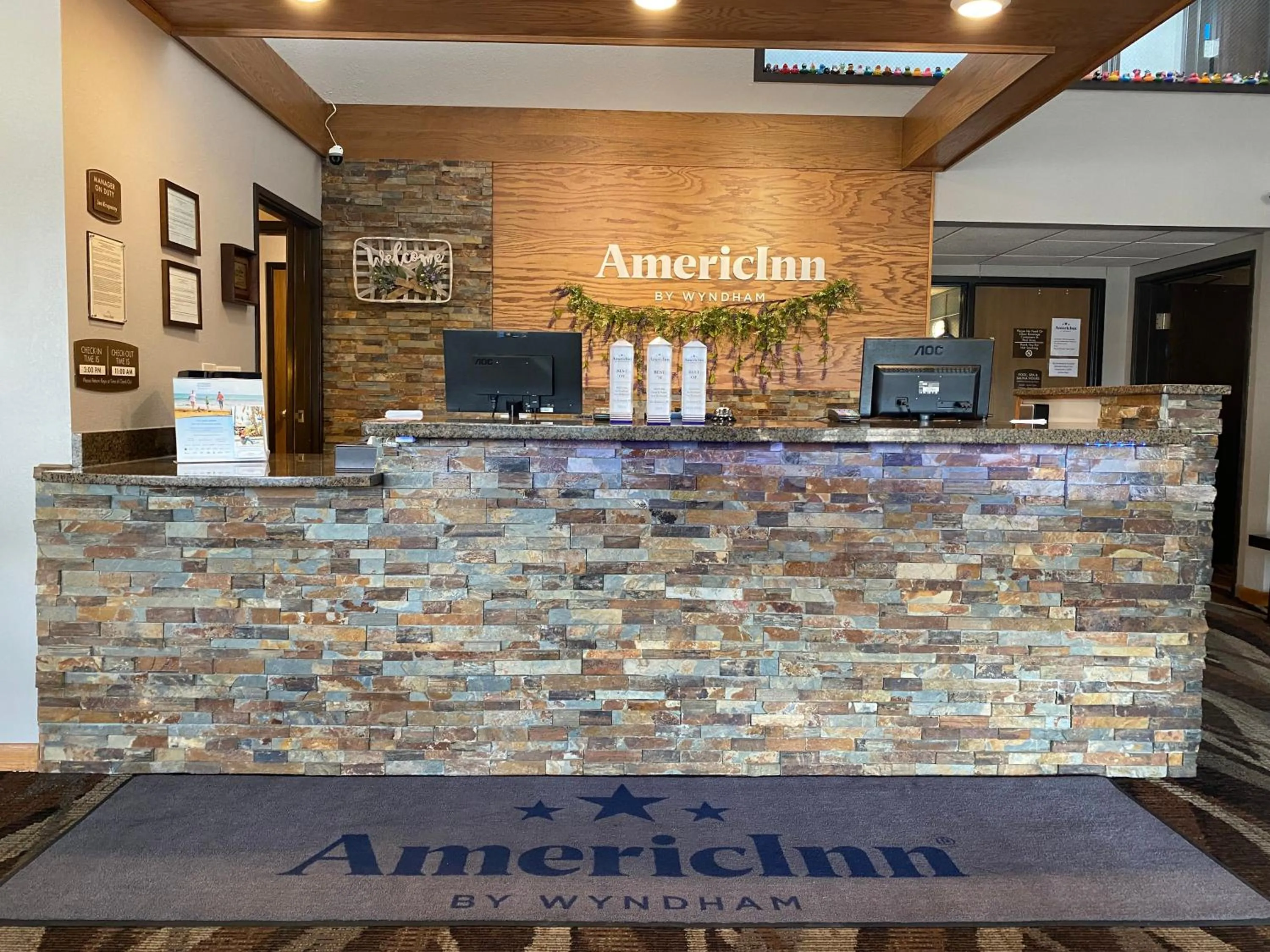 Lobby or reception in AmericInn by Wyndham New Richmond
