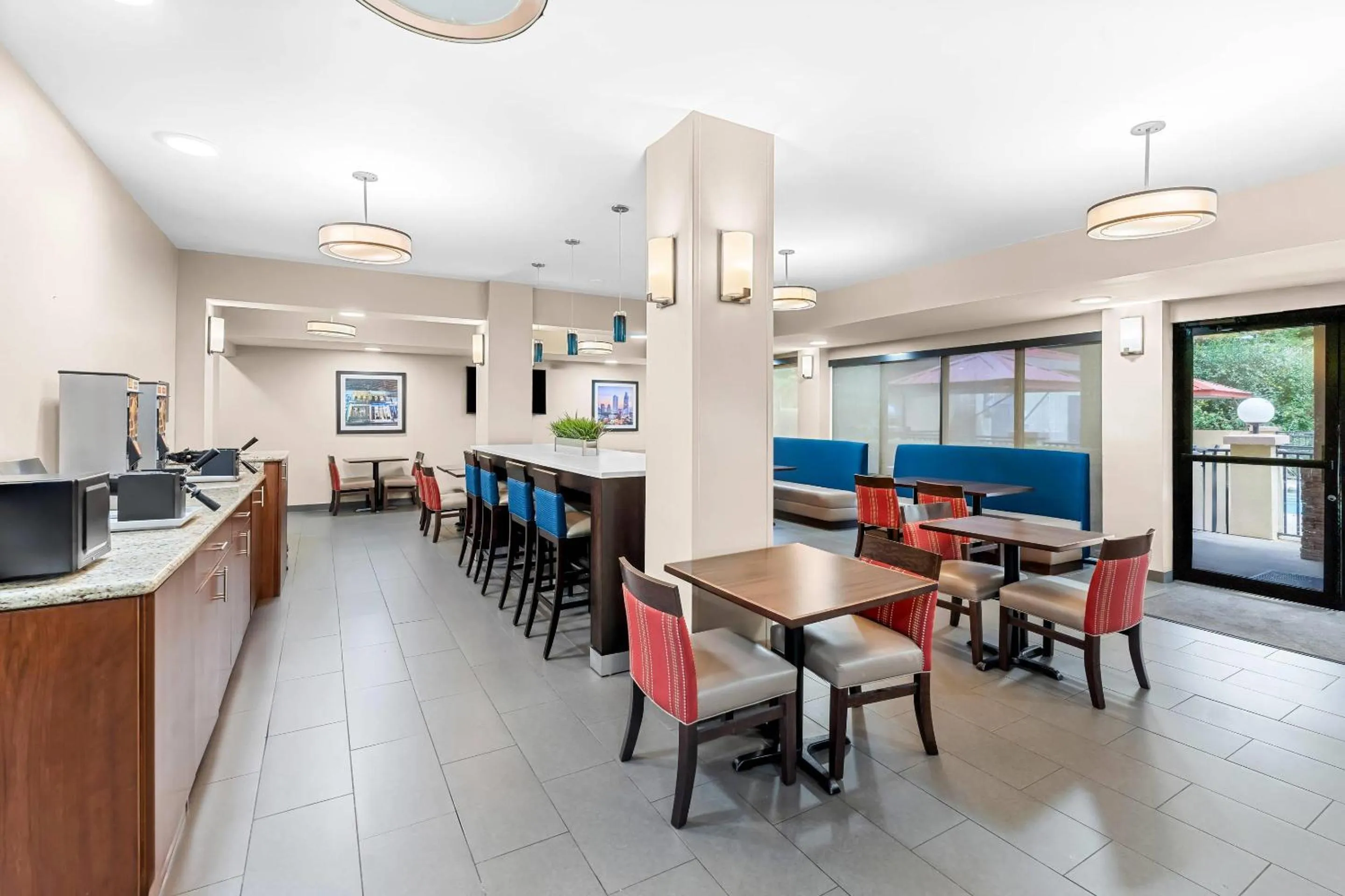 Breakfast in Comfort Suites Daphne - Mobile East Bay