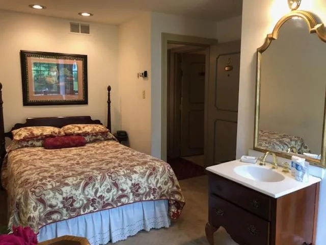 Bed in General Warren