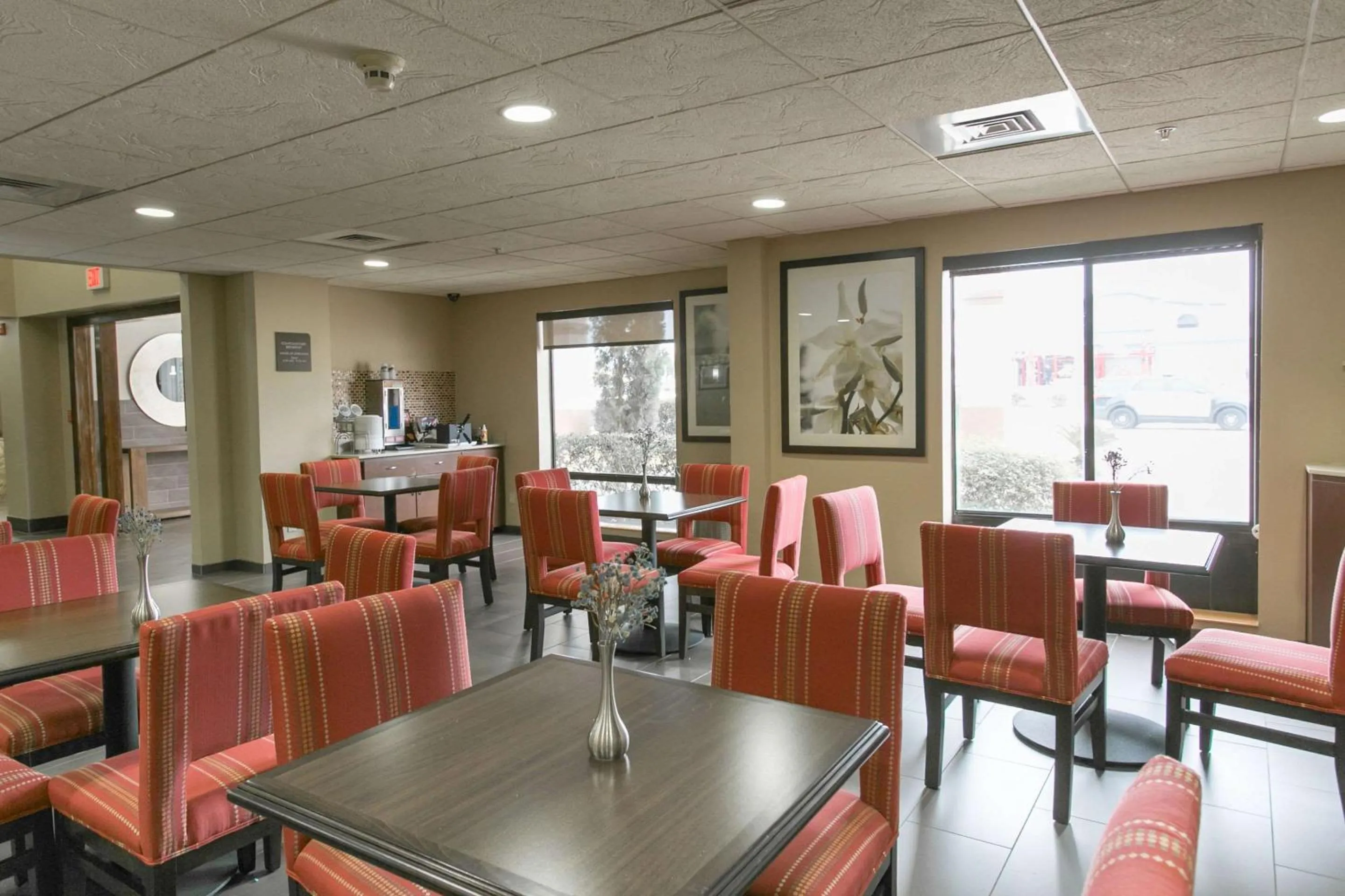 Restaurant/places to eat in Comfort Suites Austin NW Lakeline
