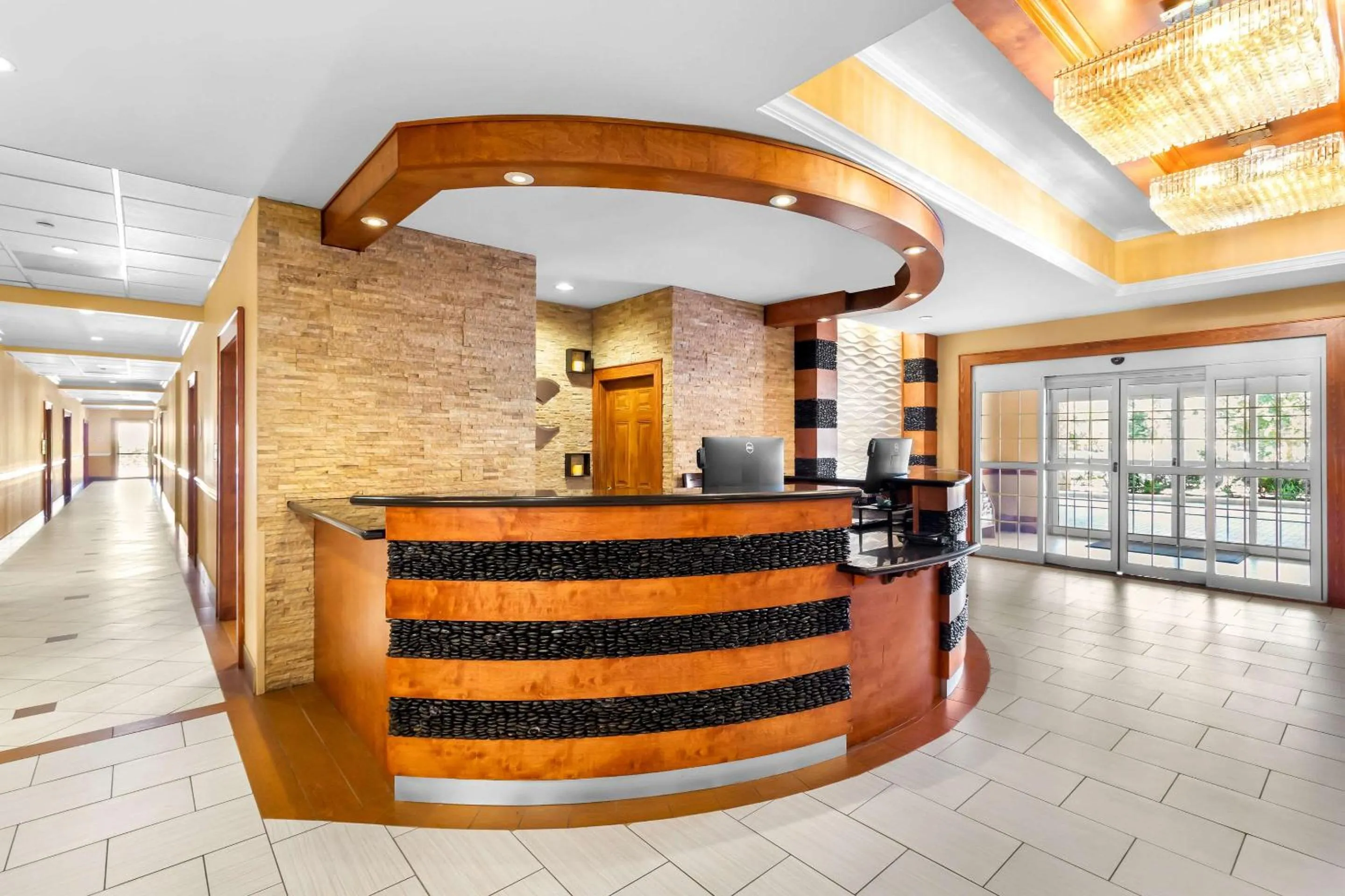 Lobby or reception in Comfort Suites at Katy Mills