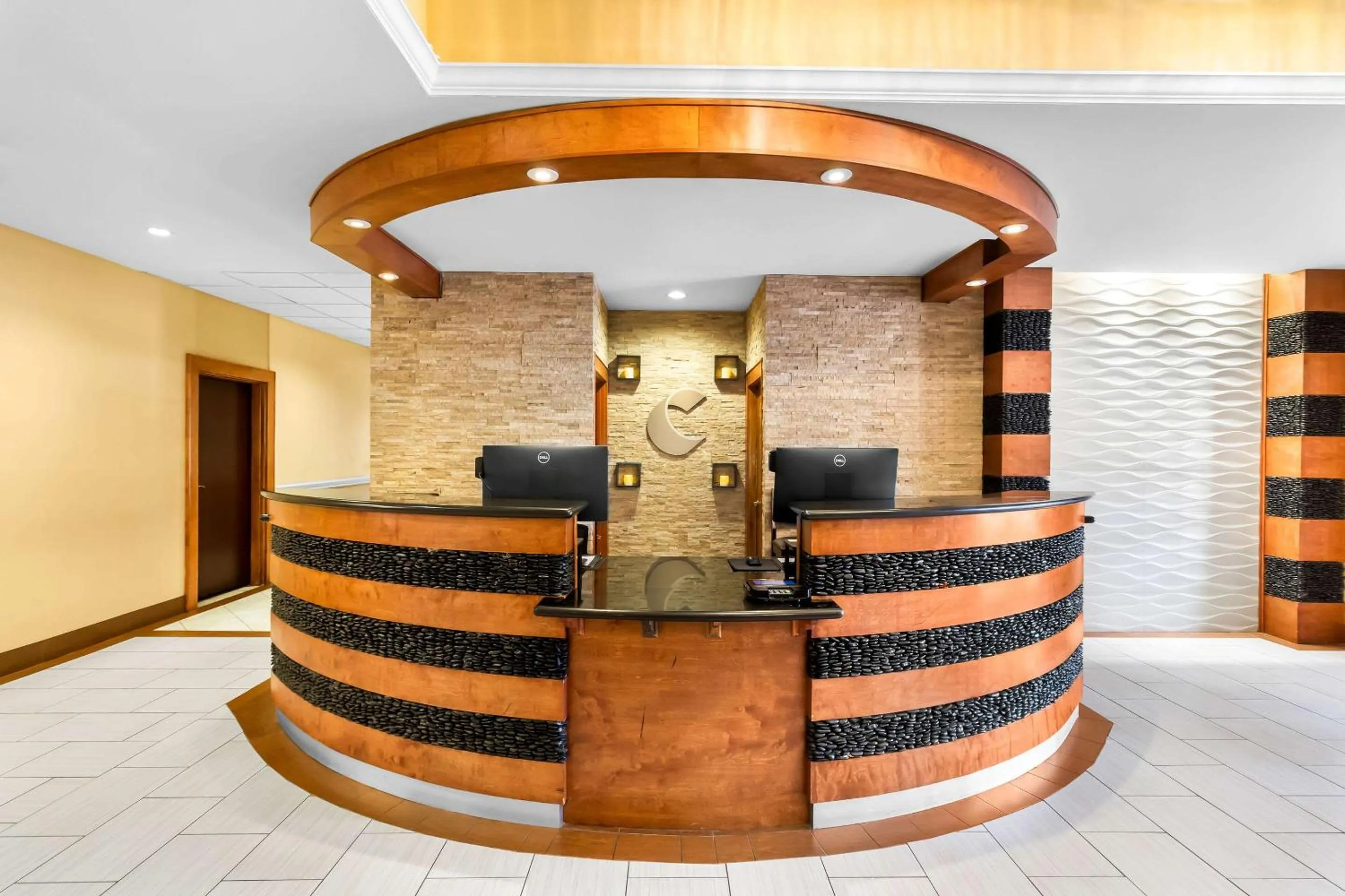 Lobby or reception in Comfort Suites at Katy Mills