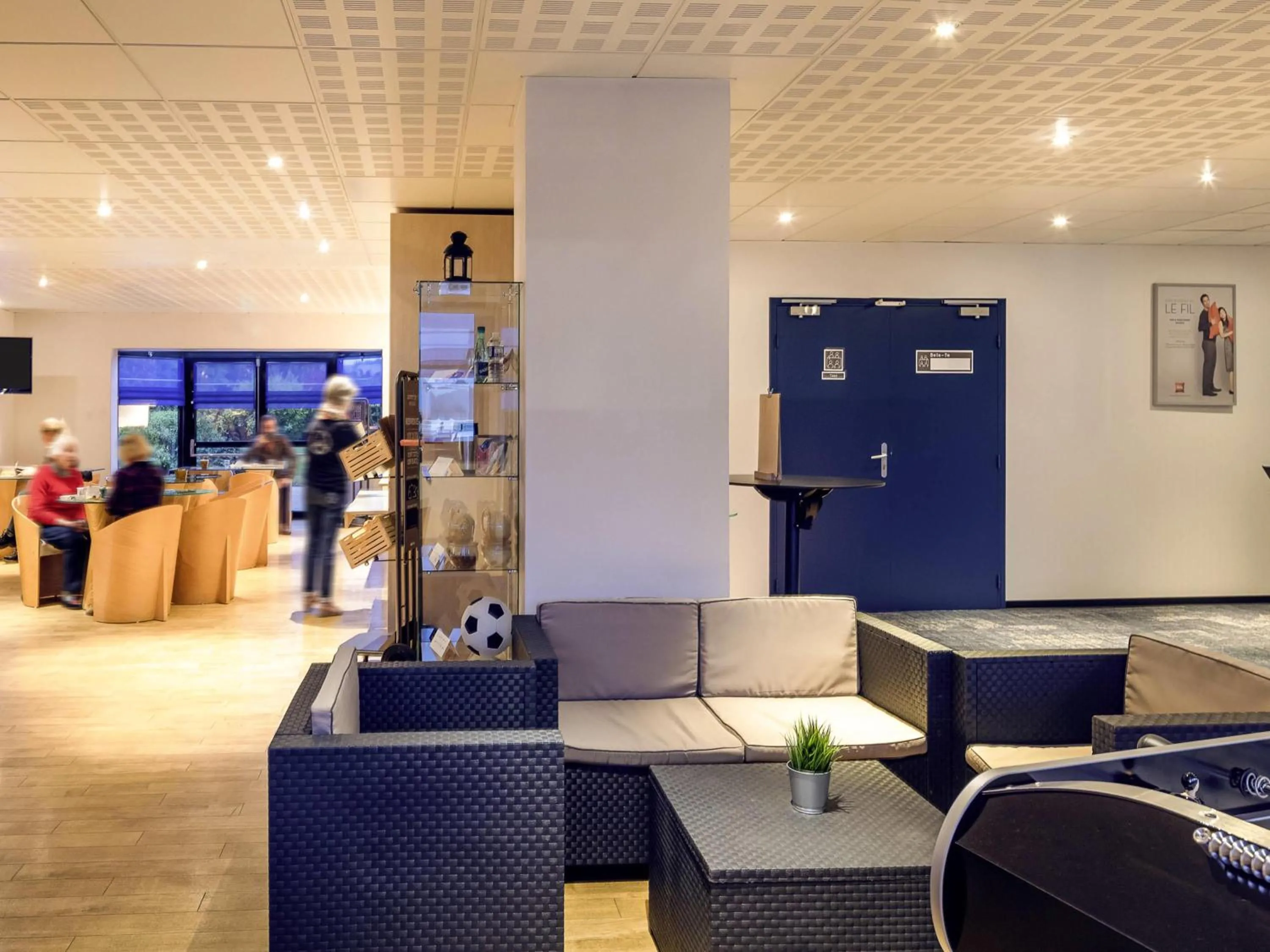 Lounge or bar in ibis Quimperle