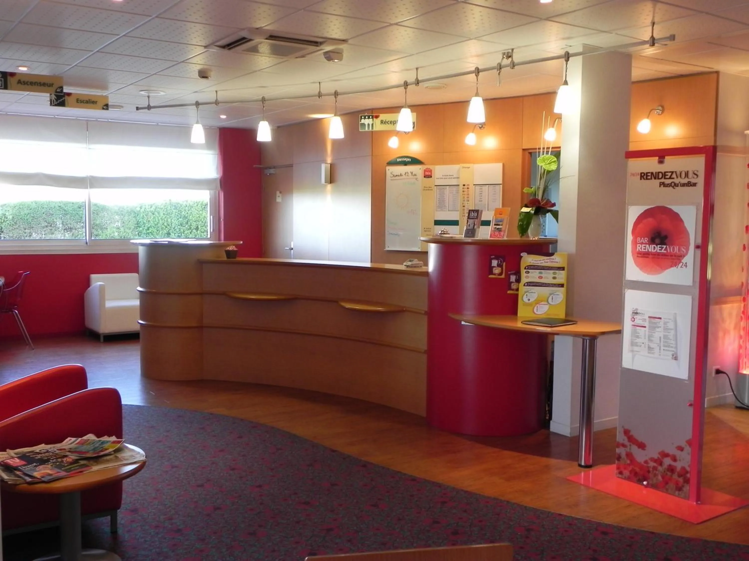 Lobby or reception in ibis Quimperle