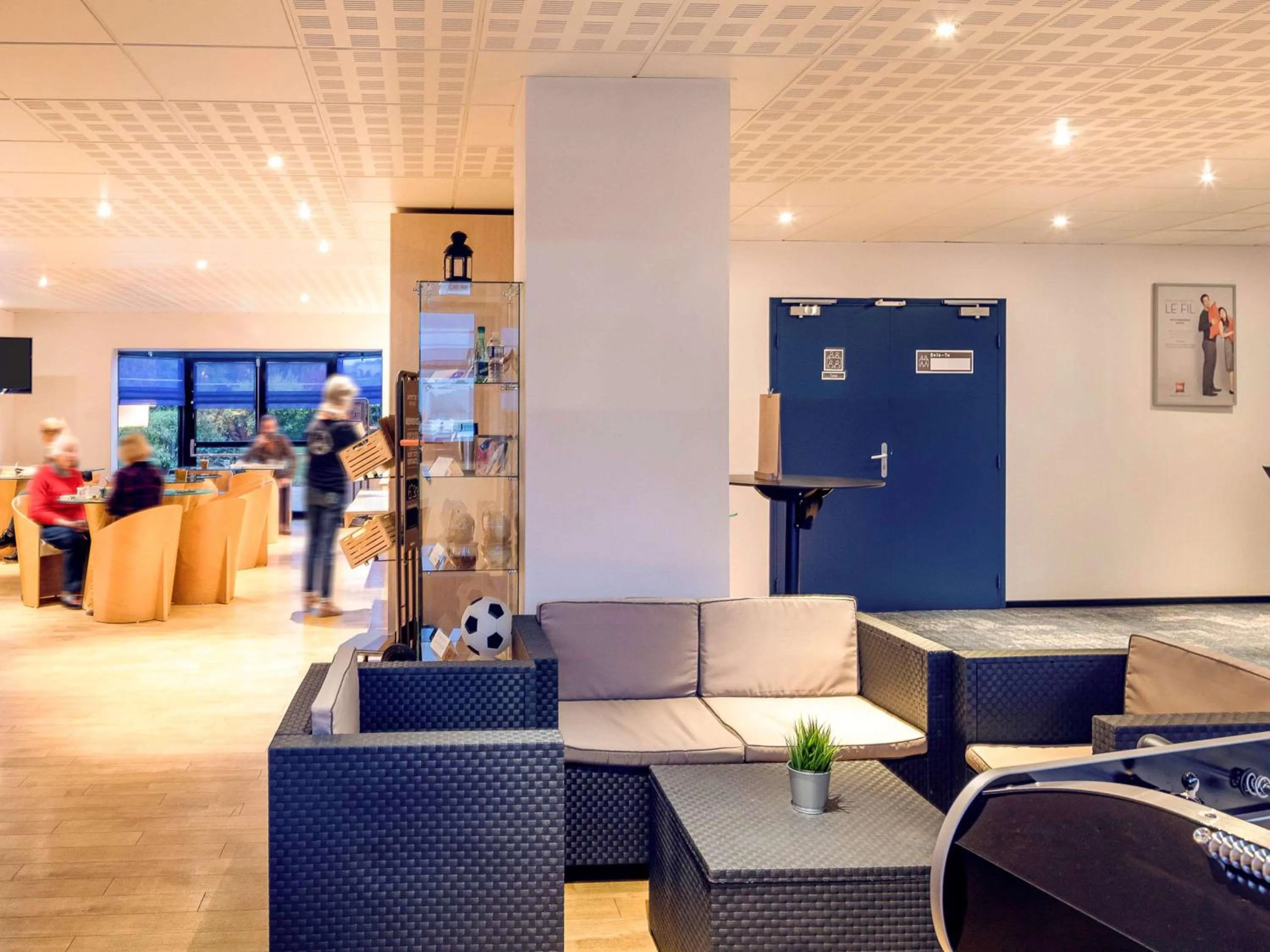 Lounge or bar in ibis Quimperle
