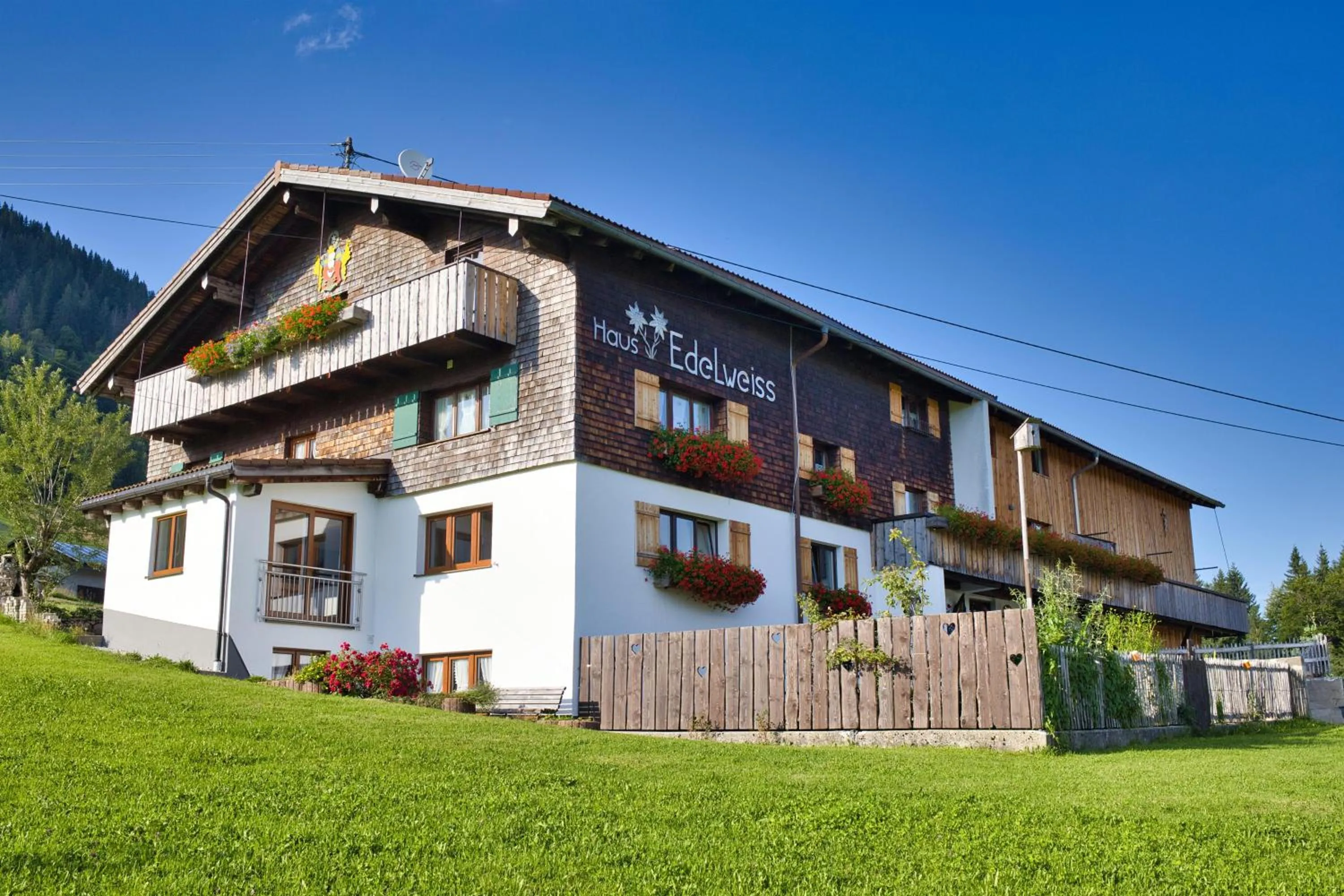 Property building in Haus Edelweiß