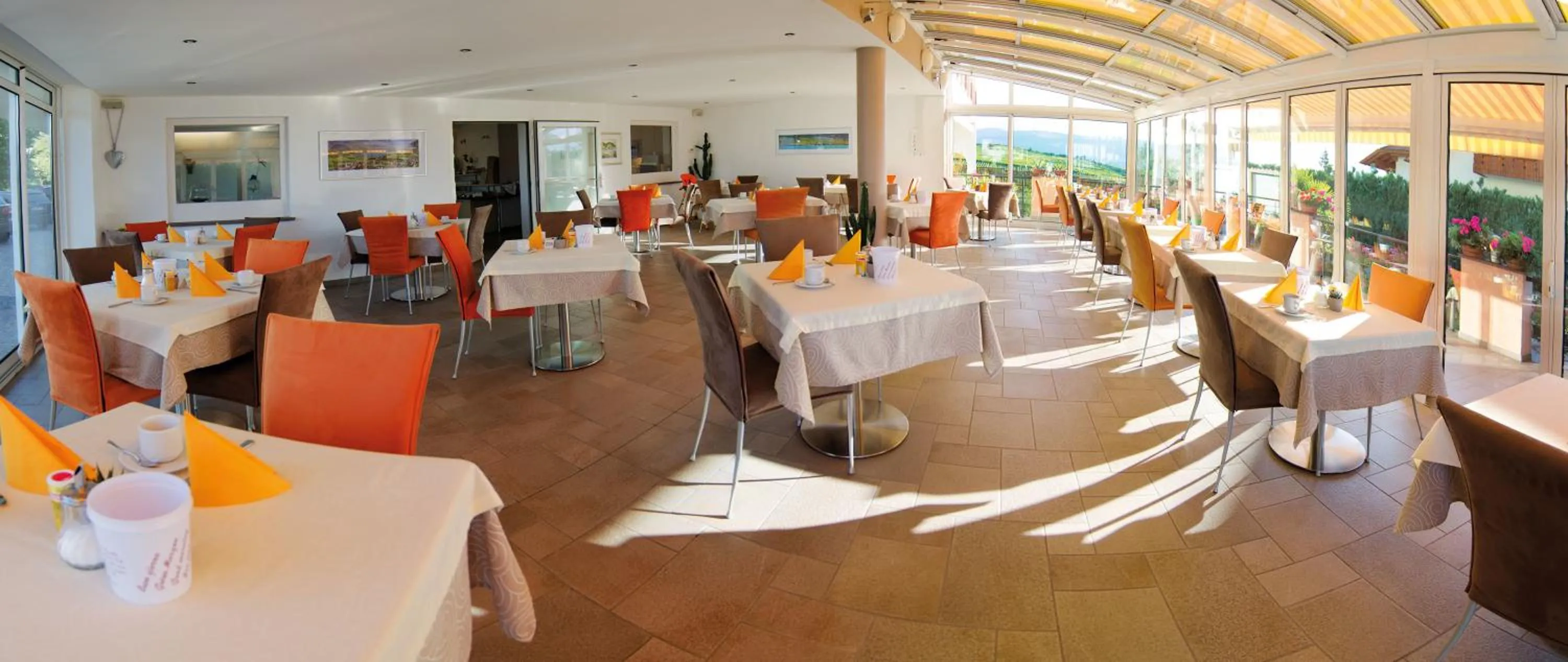 Restaurant/places to eat in Garni Hotel Peterlinhof