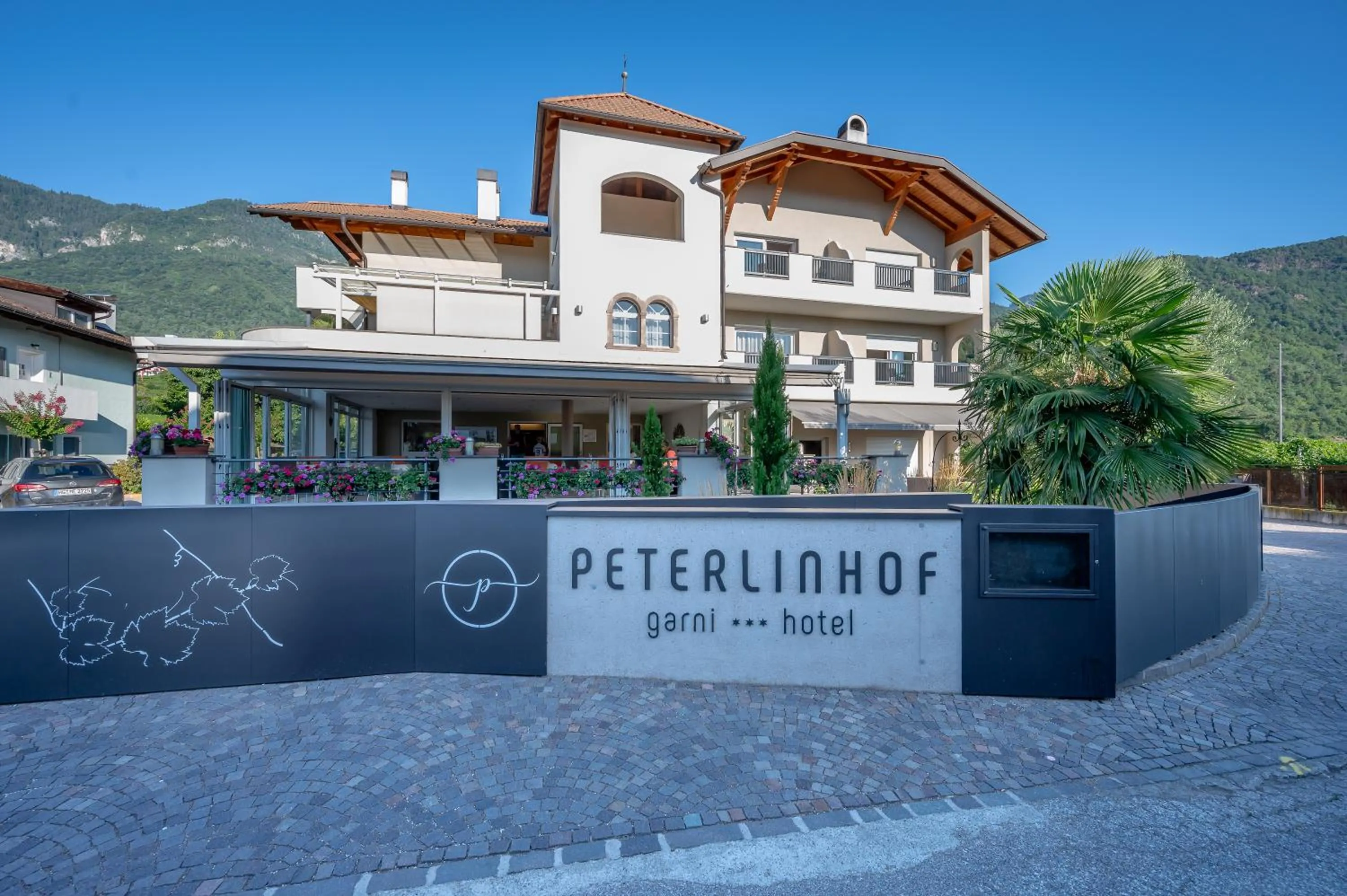 Property building in Garni Hotel Peterlinhof