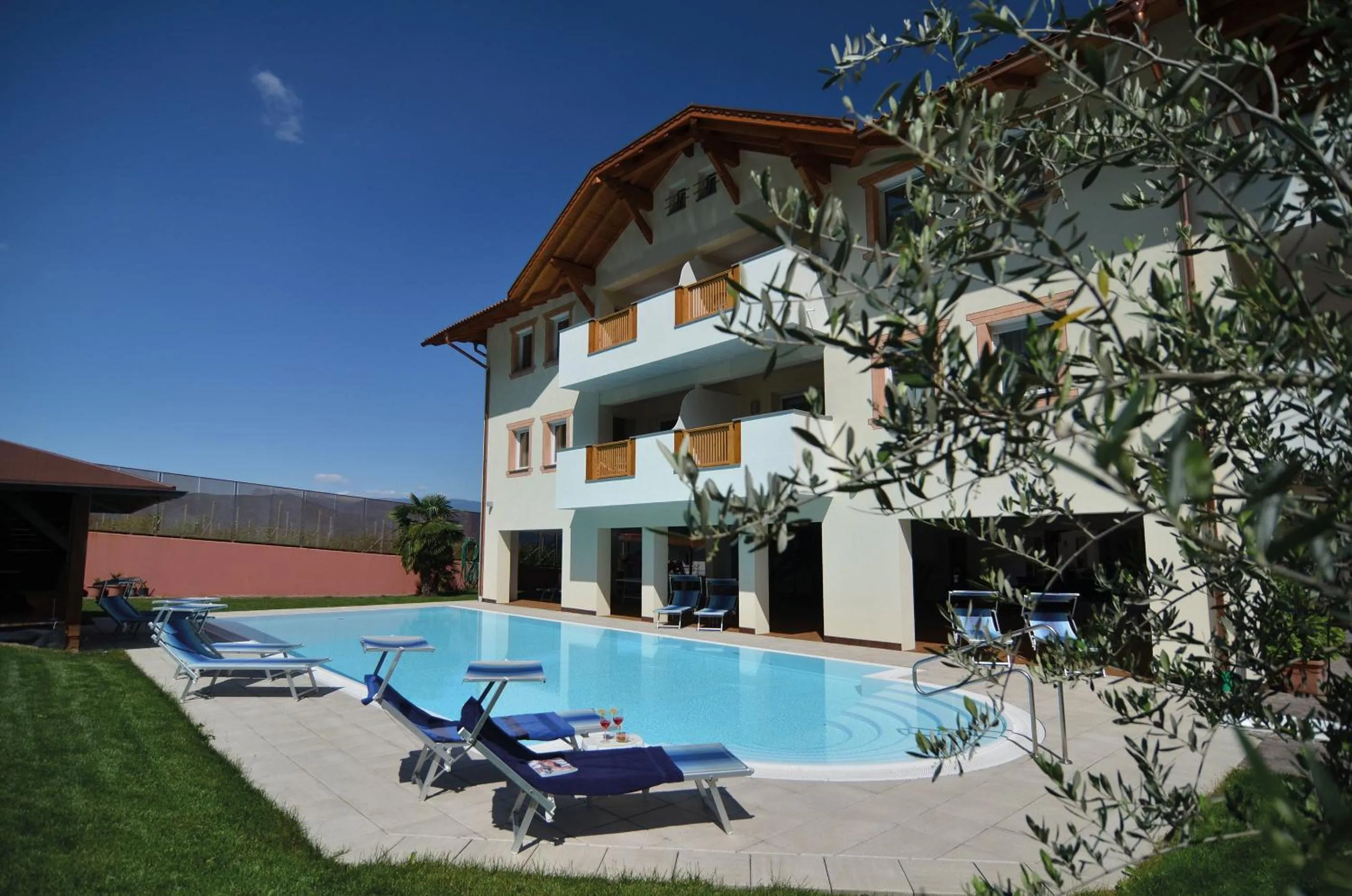 Swimming pool in Garni Hotel Peterlinhof