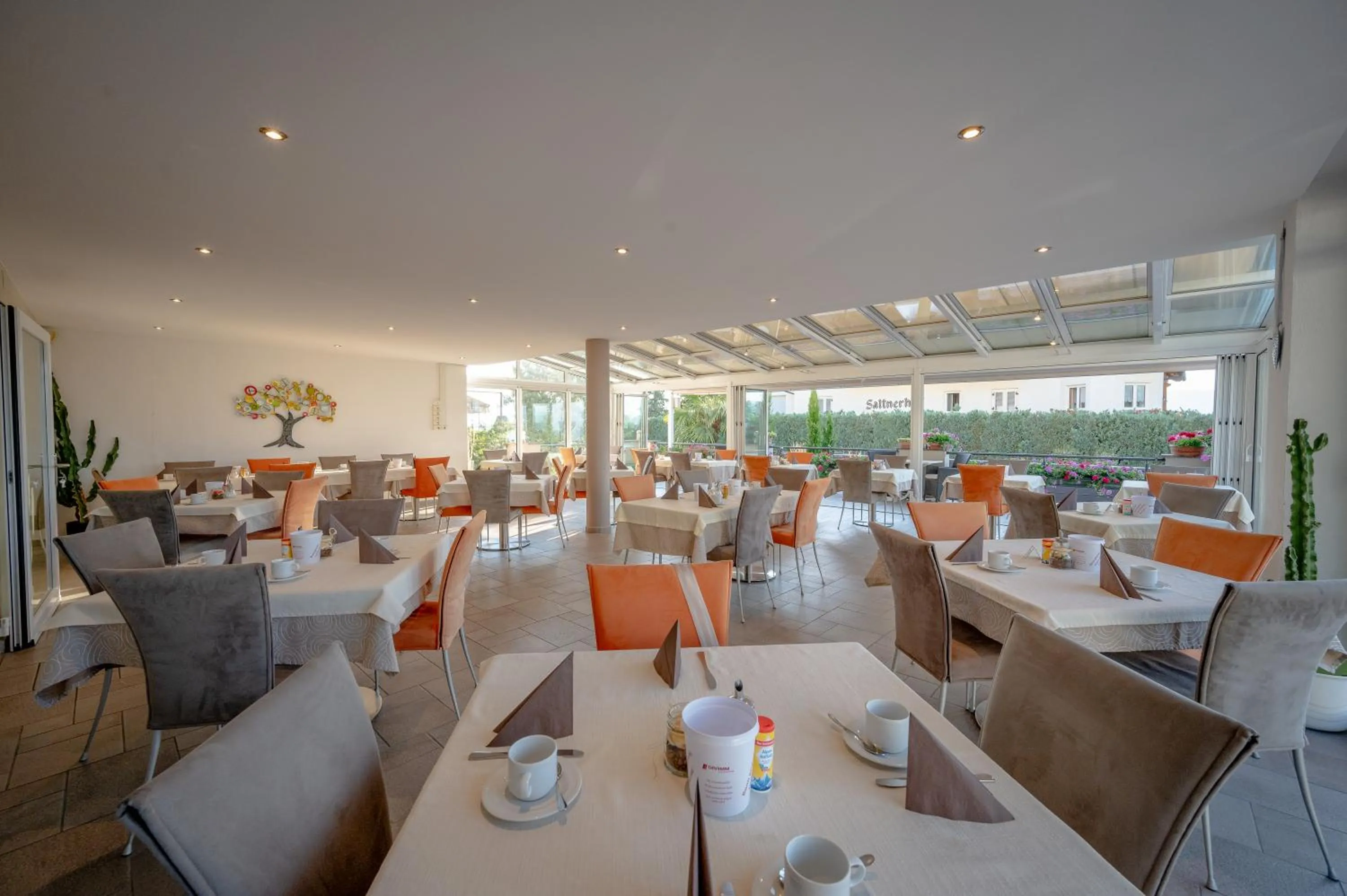 Restaurant/places to eat in Garni Hotel Peterlinhof