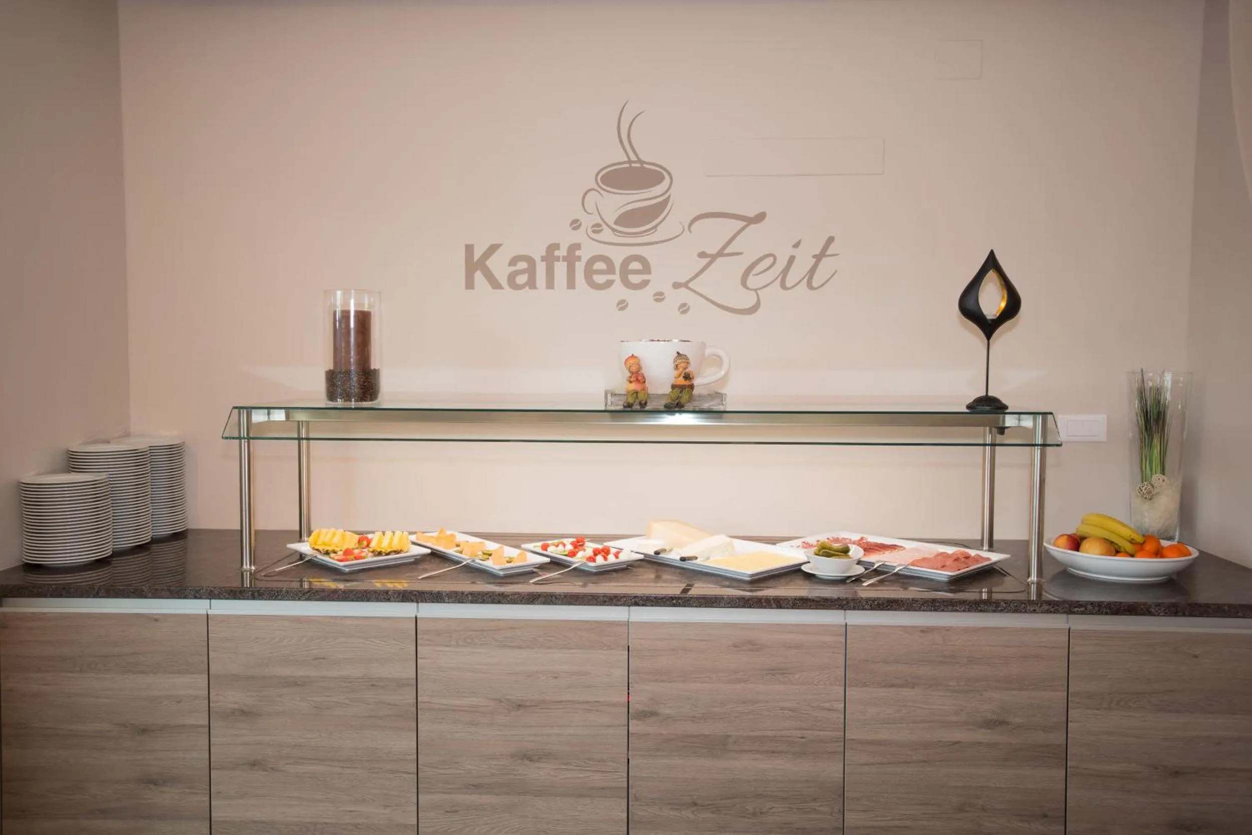 Buffet breakfast in Garni Hotel Peterlinhof