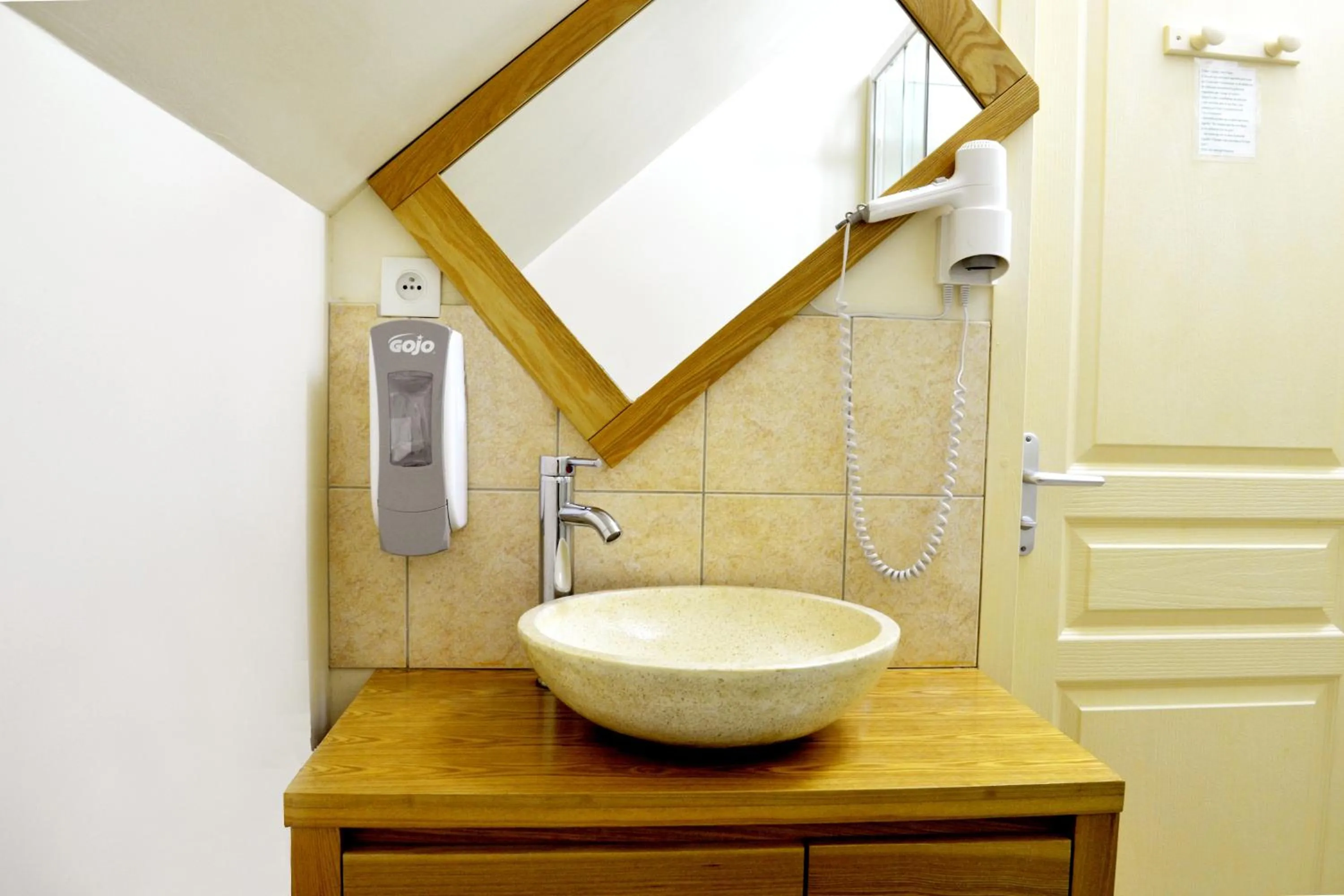 Bathroom in Hôtel de la Gare