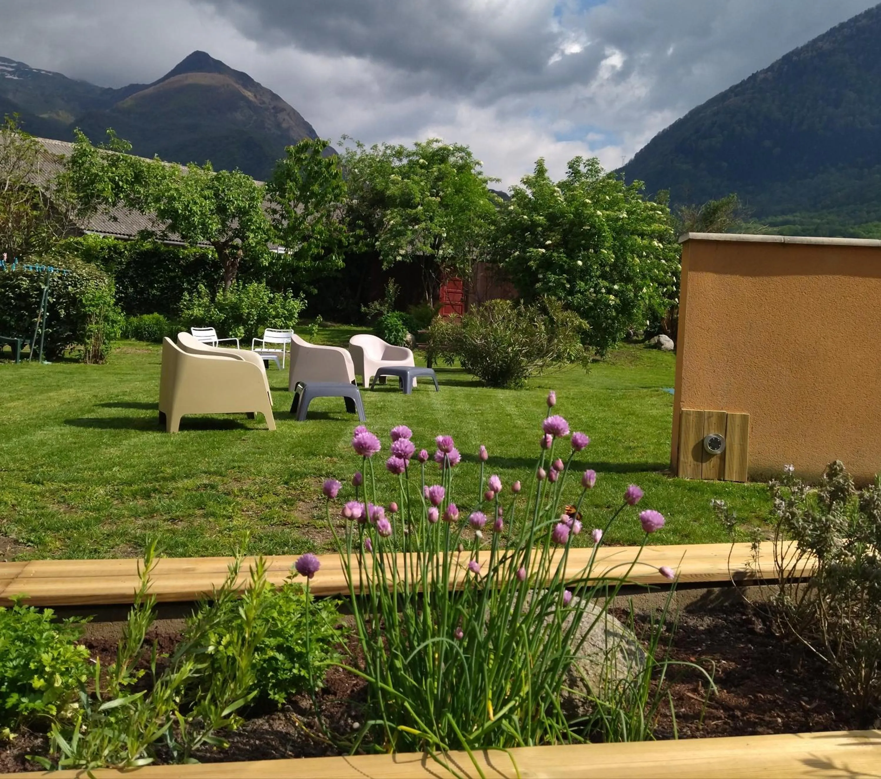 Garden in Hôtel de la Gare