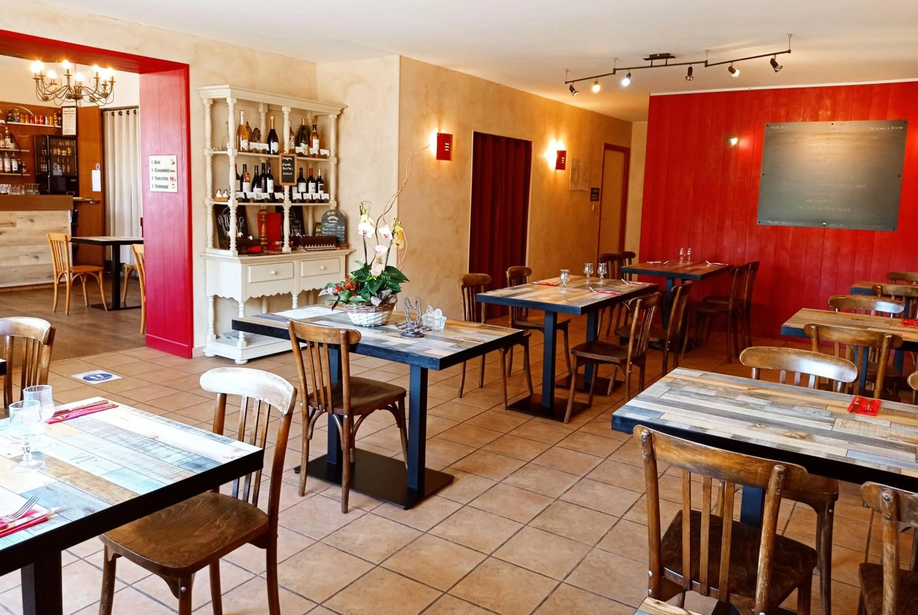 Restaurant/places to eat in Hôtel de la Gare