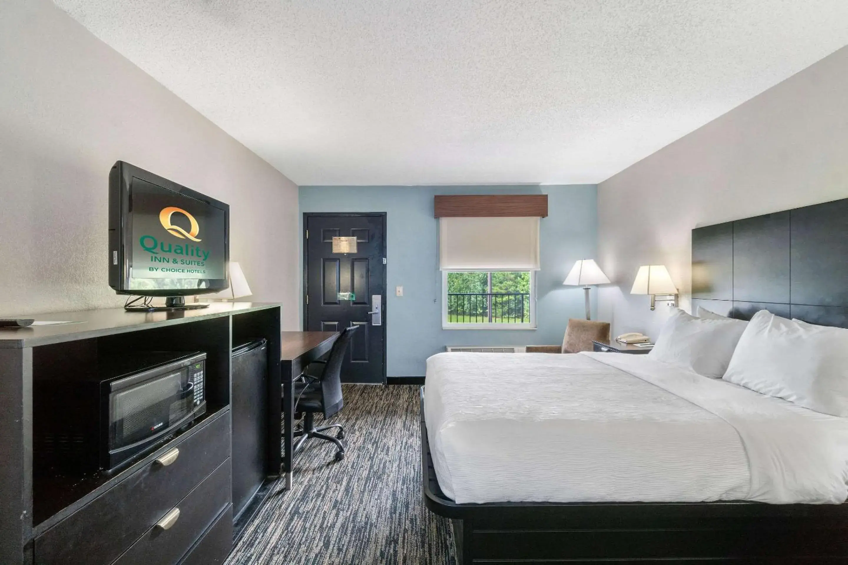 Queen Room - Non-Smoking in Quality Inn Adairsville-Calhoun South Queen Room - Non-Smoking in Quality Inn Adairsville-Calhoun South