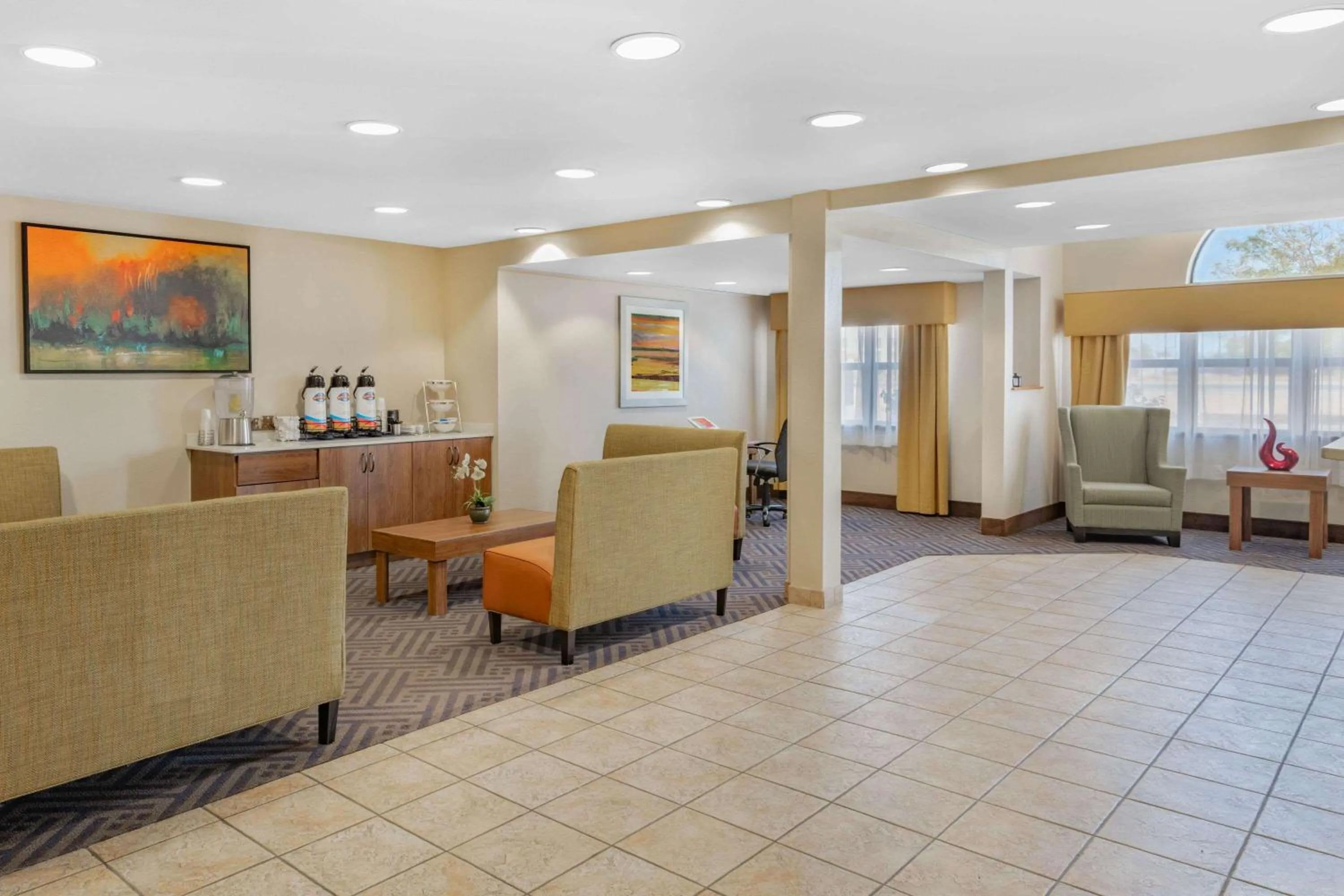 Lobby or reception in Baymont by Wyndham Farmington