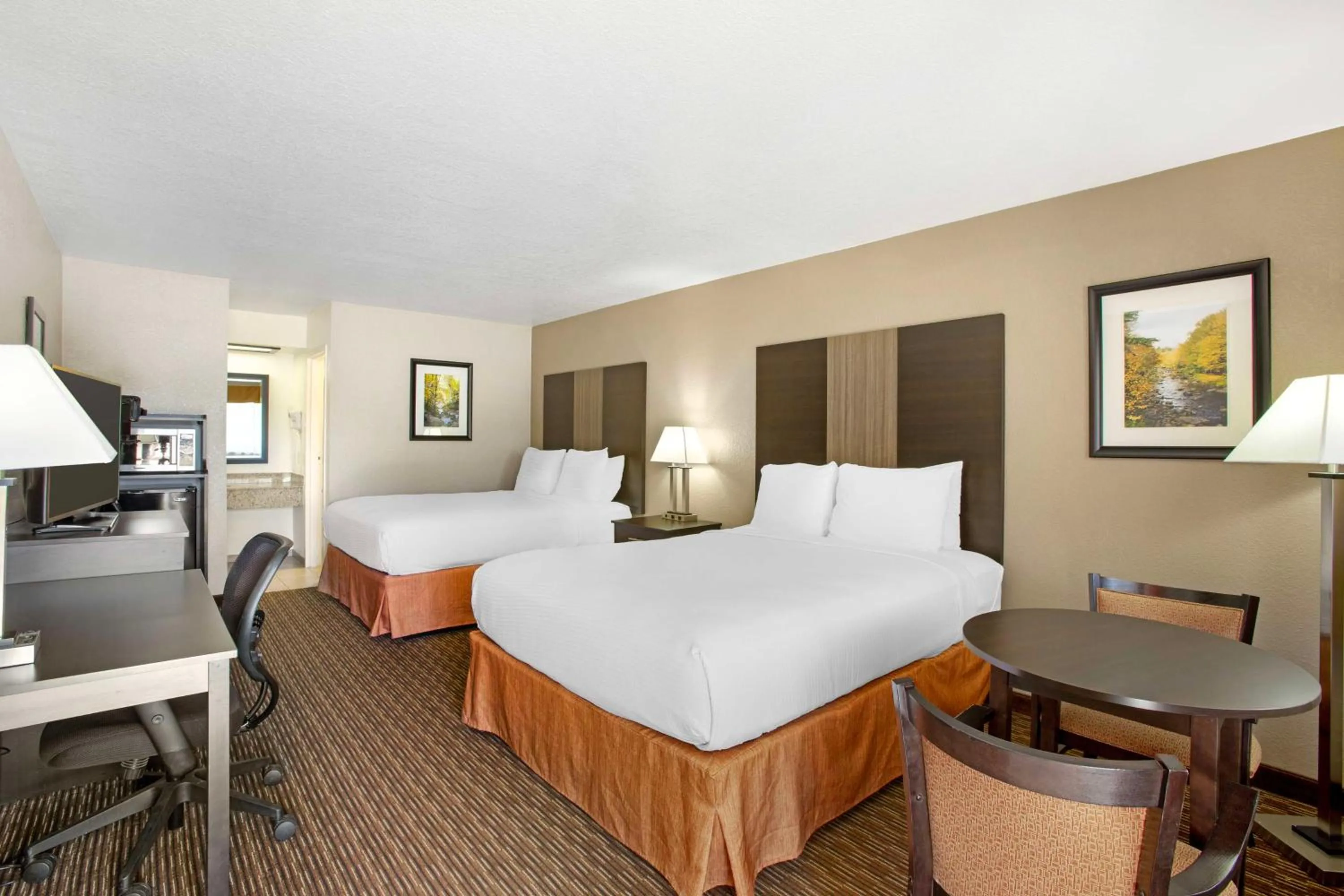 Bedroom, Bed in Best Western Sawmill Inn