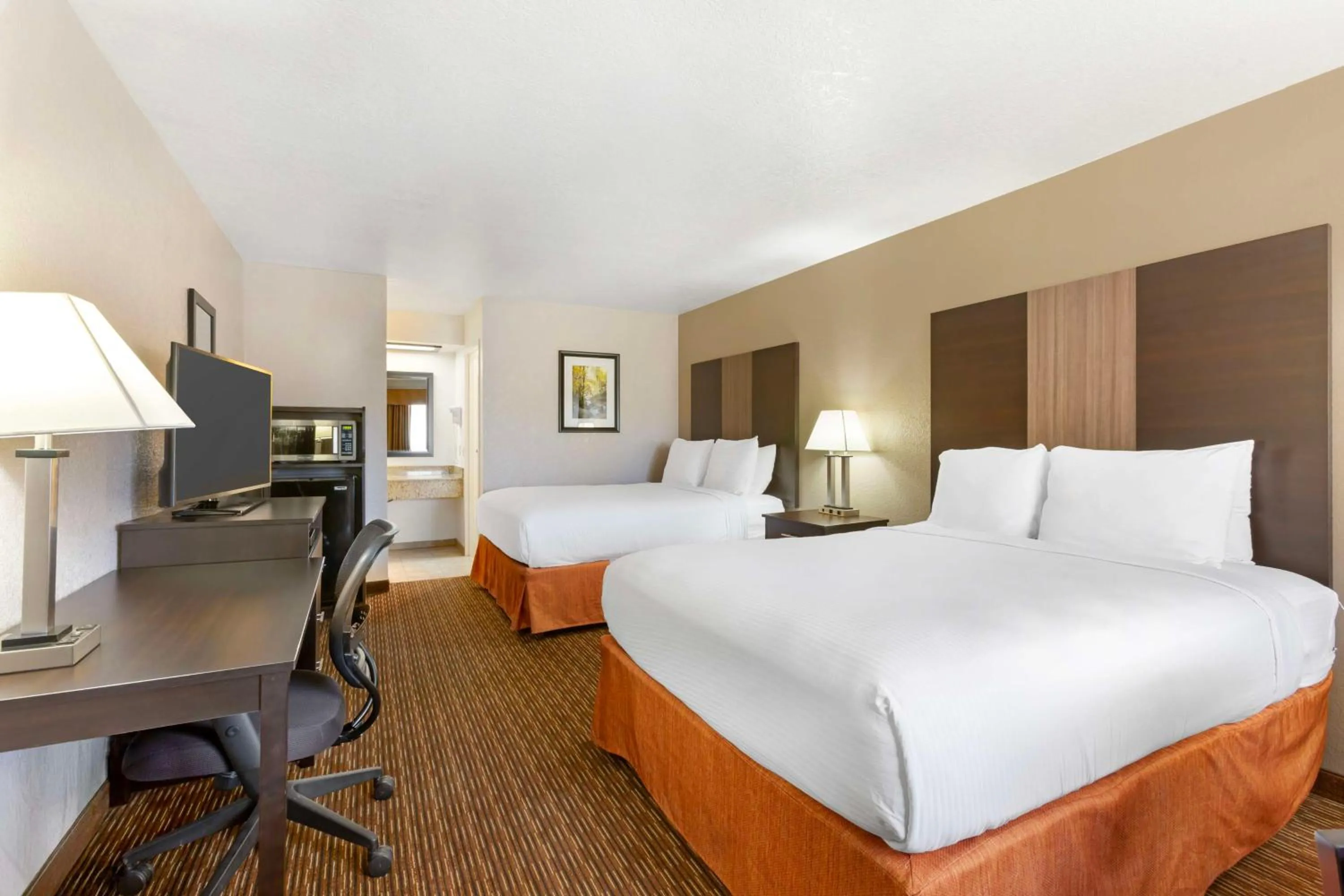 Bedroom, Bed in Best Western Sawmill Inn