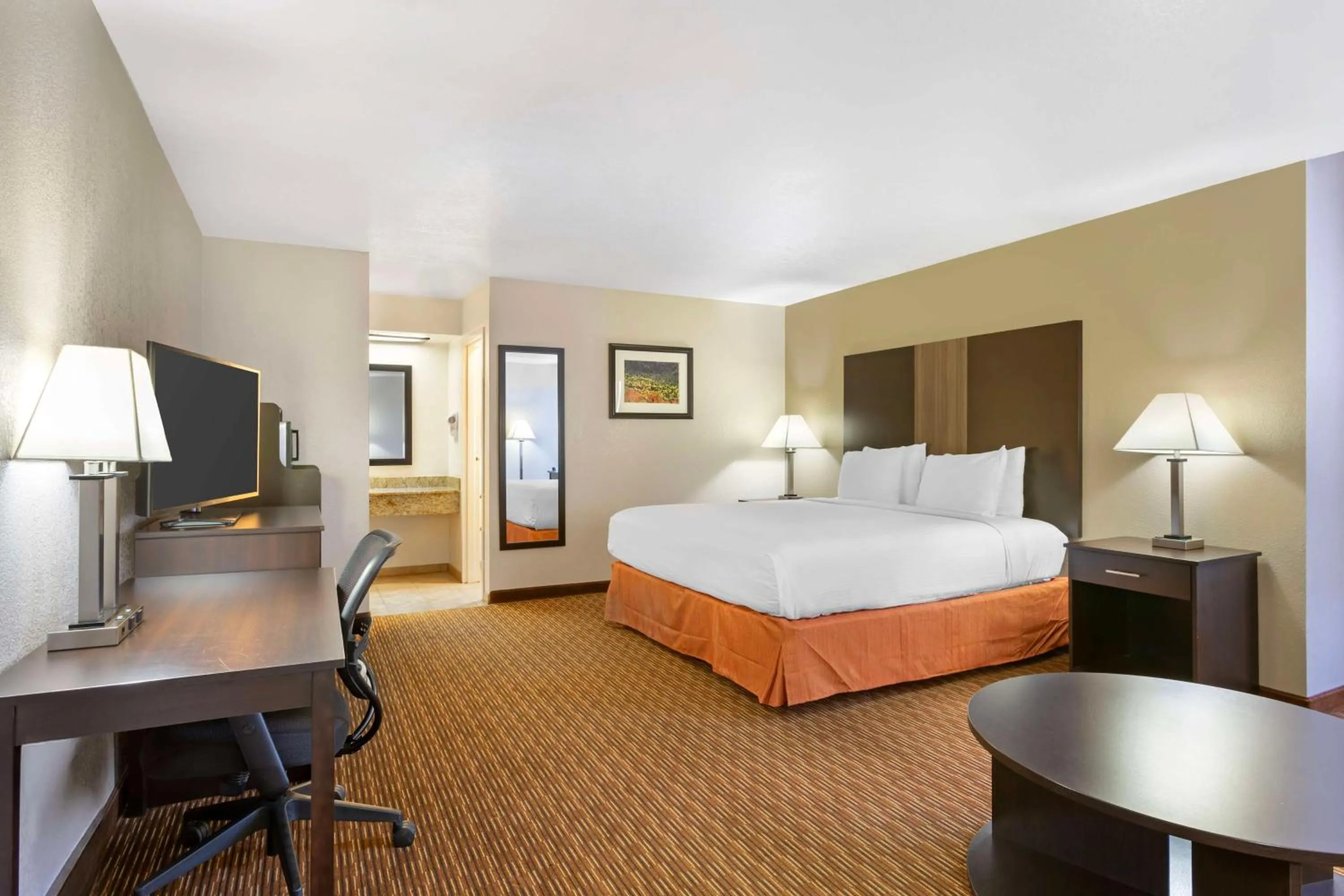 Bedroom, Bed in Best Western Sawmill Inn