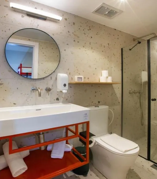 Bathroom in Degania Bet Kibbutz Country Lodging